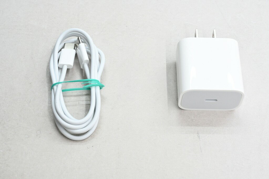 【中古】Apple iPad Air (第5世代) Wi-Fiモデル 64GB スターライト MM9F3J/A - Image 2