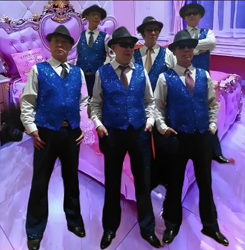 目安165～185cm スパンコール フォーマル ベスト シンプル イベント パーティー 余興 文化祭 ハロウィン ダンス コンテスト 結婚式 発表会 演奏会 舞台 衣装 誕生日 コスプレ コスチューム 仮装 注目 派手 練習着 キラキラ ゴージャス シャイニー 光沢 大きいサイズ jubia-10077838 合同会社JUVIA サンプル画像3