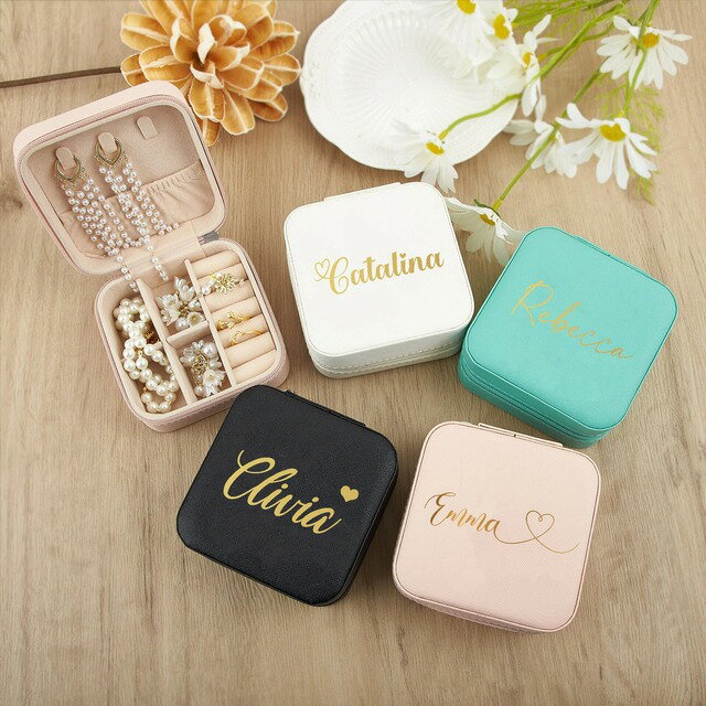 名入れ アクセサリー ポーチ トラベル パステル かわいい ギフト プレゼント 贈り物 誕生日 お祝い 友達 お揃い カップル 記念日 バレンタイン ホワイトデー クリスマス