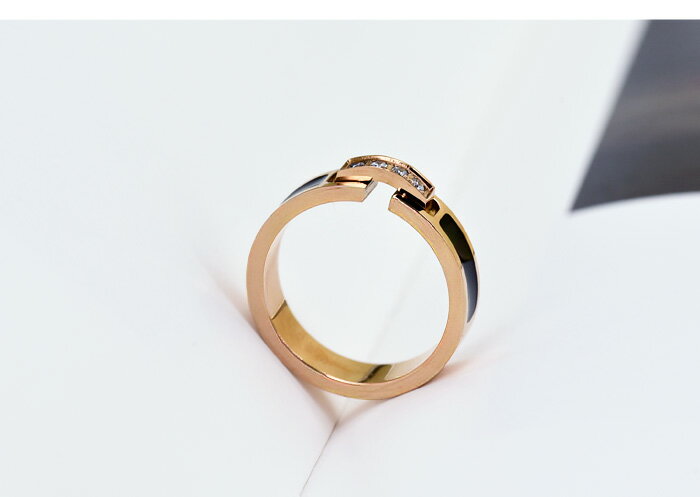 リング 指輪 シンプル エナメル加工 太目 チタン ステンレス製 レディース CZダイヤモンド シック おしゃれ 重ねづけ 重ね付け 低アレルギー ニッケルフリー 大きいサイズ ピンキーリング シルバー 低アレルギー カジュアル 女性 アクセサリー ジュジュルナ