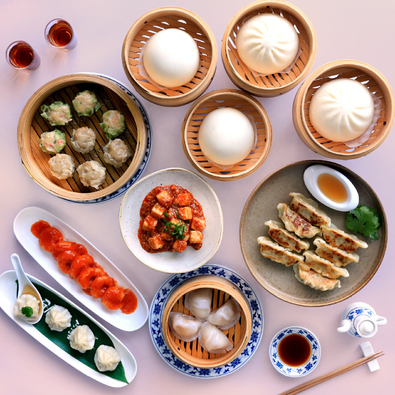 【送料無料/冷凍】重慶飯店「クイーン」点心料理セット9種のサムネイル