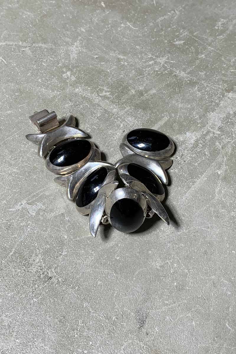 【中古】 VINTAGE MEXICAN JEWELRY (ヴィンテージ シルバー ジュエリー) MADE IN MEXICO 925 SILVER BRACELET W/ONYX メキシコ製 925 シルバー ブレスレット オニキス [SIZE: ONE SIZE USED]