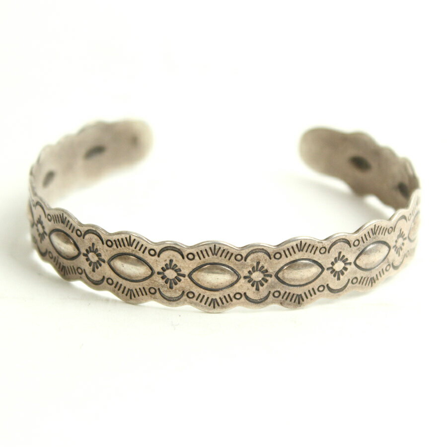 【中古】【送料無料】(KA) VINTAGE NAVAJO SILVER (ヴィンテージ ナバホ シルバー) NAVAJO SILVER BANGLE ナバホ シルバー バングル [SIZE:ONE SIZE USED]