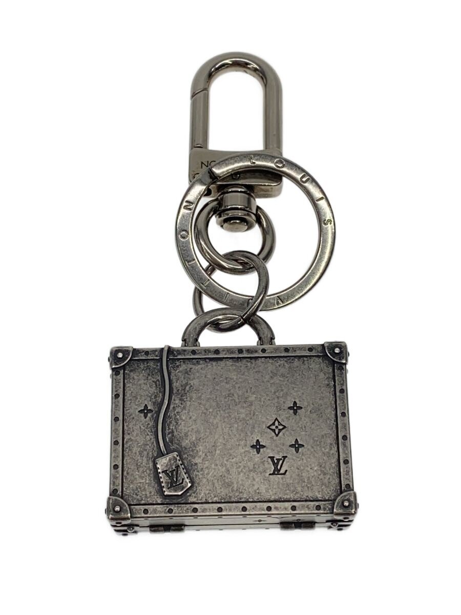 【ブランド】LOUIS VUITTON 【ブランドカナ】ルイヴィトン 【型番】 【程度】B 【サイズ】 【メインカラー】シルバー 【素材・生地】その他 【キーワード】　　 2025/09/03 セカンドストリート永山環状店【1957】【中古】LOUIS VUITTON◆キーホルダー・ザプレジデント_モノグラム・フラワー/トランク/キーチャーム ブランド LOUIS VUITTON 型番 カラー シルバー 柄 総柄 素材・生地 その他>色・素材について サイズ >サイズ表示について 実寸（cm） 【/】 幅：/ / 高さ：/ / 奥行：/ 【その他】 その他サイズ：全長:11.7 幅:5 商品は　セカンドストリート永山環状店の店頭にて販売しております。商品に関するお問合わせは、お電話(TEL:0166-46-1200)にて、問合わせ番号：2319572700323をお伝えください。 配送方法やお支払い方法に関するお問い合わせは、サポートセンターまでご連絡をお願いします。 ※お電話の対応は営業時間内のみとなります。お問い合わせフォームでお問い合わせの際はご注文番号をご記入下さい この商品に関する出品店舗からのコメント 小傷などの使用感がございますが、その他特筆すべき汚れやダメージはございません。またこちらの商品は、店頭でも同時販売しております。劣化や汚れの見落とし、一部付属品の欠品等、掲載時とはコンディションが異なる場合がございます。予めご了承くださいませ。