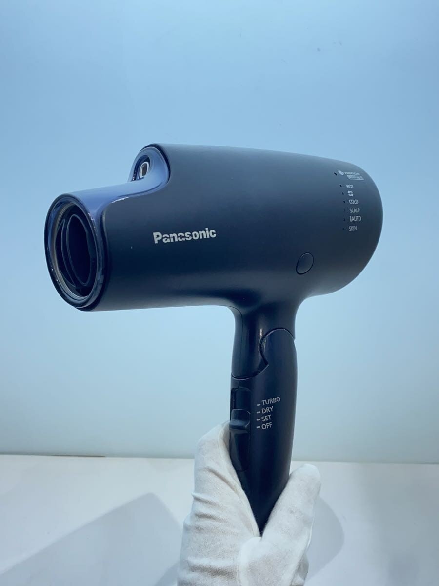 【ブランド】Panasonic 【ブランドカナ】パナソニック 【型番】 【程度】B 【サイズ】 【メインカラー】 【素材・生地】 【キーワード】　　 2026/09/23 セカンドストリート新津店【2014】【中古】Panasonic◆ドライヤー・ヘアアイロン/EH-NAOG【家電・ビジュアル・オーディオ】 ブランド Panasonic 型番 カラー 柄 素材・生地 >色・素材について サイズ >サイズ表示について 実寸（cm） 【生活家電その他】 幅：21.5 / 高さ：22.5 / 奥行：9 【その他】 その他サイズ：/ 商品は　セカンドストリート新津店の店頭にて販売しております。商品に関するお問合わせは、お電話(TEL:0250-24-8896)にて、問合わせ番号：2320147000656をお伝えください。 配送方法やお支払い方法に関するお問い合わせは、サポートセンターまでご連絡をお願いします。 ※お電話の対応は営業時間内のみとなります。お問い合わせフォームでお問い合わせの際はご注文番号をご記入下さい この商品に関する出品店舗からのコメント キズ有【備考】全体的に使用感があり汚れやダメージはございますが、ご使用いただけるお品物でございます。店頭での同時販売も行っているため、状態の変化がある場合があります。気になる点がございましたらお気軽に当店までお問合せくださいませ。