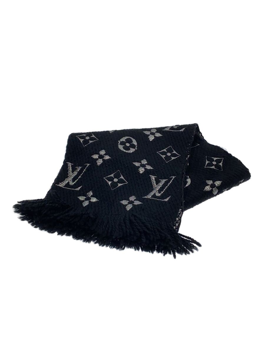 【ブランド】LOUIS VUITTON 【ブランドカナ】ルイヴィトン 【型番】M75833 【程度】B 【サイズ】 【メインカラー】ブラック 【素材・生地】ウール 【キーワード】　　　/ 2026/06/01 セカンドストリート福岡天神店【3287】【中古】LOUIS VUITTON◆エシャルプ・ロゴマニアシャイン_モノグラム/ウール/BLK ブランド LOUIS VUITTON 型番 M75833 カラー ブラック 柄 総柄 素材・生地 ウール>色・素材について サイズ >サイズ表示について 実寸（cm） 【マフラー】 幅：29.5 / 全長：176 【その他】 その他サイズ：/ 商品は　セカンドストリート福岡天神店の店頭にて販売しております。商品に関するお問合わせは、お電話(TEL:092-718-7766)にて、問合わせ番号：2328655601679をお伝えください。 配送方法やお支払い方法に関するお問い合わせは、サポートセンターまでご連絡をお願いします。 ※お電話の対応は営業時間内のみとなります。お問い合わせフォームでお問い合わせの際はご注文番号をご記入下さい この商品に関する出品店舗からのコメント 目立った傷汚れなどなく、まだまだご使用いただけるお品物となっております。あくまで中古品となること、店頭でも併売中であることをご理解の上、ご検討をよろしくお願いいたします。商品について気になることがございましたら、販売店舗までお問い合わせくださいませ。