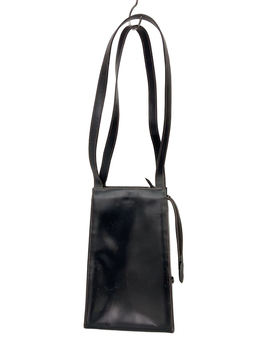 【ブランド】LOEWE 【ブランドカナ】ロエベ 【型番】 【程度】C 【サイズ】 【メインカラー】ブラック 【素材・生地】レザー 【キーワード】　　 2025/10/04 セカンドストリート大津瀬田店【4302】【中古】LOEWE◆セミショルダーバッグ/レザー/ブラック【バッグ】 ブランド LOEWE 型番 カラー ブラック 柄 素材・生地 レザー>色・素材について サイズ >サイズ表示について 実寸（cm） 【バッグ】 マチ：7.5 / 高さ：33 / 幅：21 / 持ち手：84 【その他】 その他サイズ：/ 商品は　セカンドストリート大津瀬田店の店頭にて販売しております。商品に関するお問合わせは、お電話(TEL:077-547-6730)にて、問合わせ番号：2343026202446をお伝えください。 配送方法やお支払い方法に関するお問い合わせは、サポートセンターまでご連絡をお願いします。 ※お電話の対応は営業時間内のみとなります。お問い合わせフォームでお問い合わせの際はご注文番号をご記入下さい この商品に関する出品店舗からのコメント 外側、内側ともに全体的に汚れ小傷有/全体的に使用感が少し御座いますが、その分お買い求めやすくなっております。リユース商品になりますので、ご了承の上、ご検討下さいませ。何か気になる点、ご不明点がございましたらお気軽にお問い合わせ下さい。