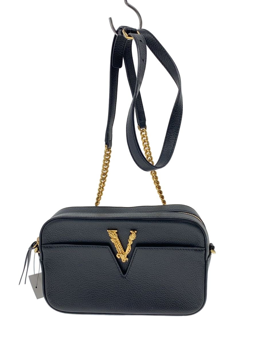 【ブランド】VERSACE 【ブランドカナ】ヴェルサーチェ 【型番】 【程度】B 【サイズ】 【メインカラー】ブラック 【素材・生地】その他 【キーワード】　　　/ 2026/08/26 セカンドストリート鈴鹿白子店【5094】【中古】VERSACE◆ショルダーバッグ/--/BLK ブランド VERSACE 型番 カラー ブラック 柄 無地 素材・生地 その他>色・素材について サイズ >サイズ表示について 実寸（cm） 【バッグ】 マチ：5.5 / 高さ：13.5 / 幅：21.5 / 持ち手：/ 【その他】 その他サイズ：/ 商品は　セカンドストリート鈴鹿白子店の店頭にて販売しております。商品に関するお問合わせは、お電話(TEL:059-392-5852)にて、問合わせ番号：2348470306009をお伝えください。 配送方法やお支払い方法に関するお問い合わせは、サポートセンターまでご連絡をお願いします。 ※お電話の対応は営業時間内のみとなります。お問い合わせフォームでお問い合わせの際はご注文番号をご記入下さい