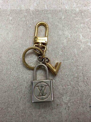 【中古】LOUIS VUITTON◆バッグチャーム・カレイドVパドロック_GLD/--/GLD/レディース【服飾雑貨他】 【中古】LOUIS VUITTON◆バッグチャーム・カレイドVパドロック_GLD/--/GLD/レディース【服飾雑貨他】