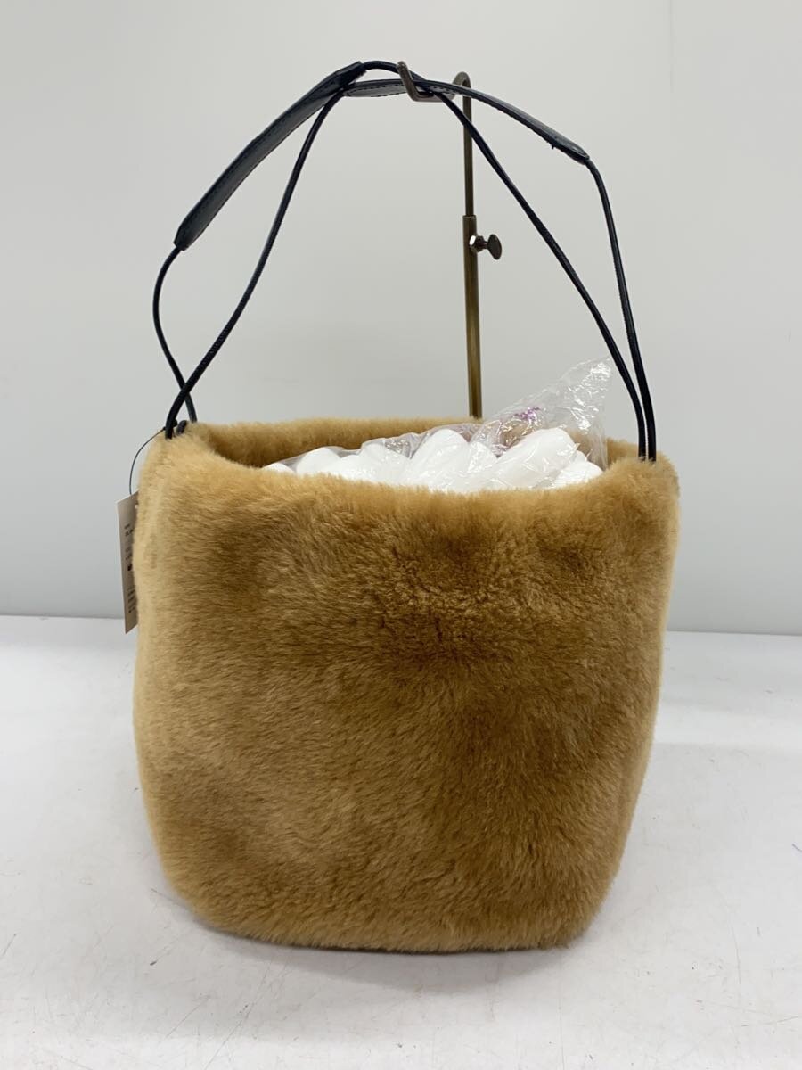 【ブランド】JIL SANDER 【ブランドカナ】ジルサンダー 【型番】 【程度】B 【サイズ】 【メインカラー】キャメル 【素材・生地】ファー 【キーワード】　　 2025/05/18 セカンドストリート新発田店【2692】【中古】JIL SANDER◆ドローストリングクロスボディハンドバッグ/ファー/CML【バッグ】 ブランド JIL SANDER 型番 カラー キャメル 柄 無地 素材・生地 ファー>色・素材について サイズ >サイズ表示について 実寸（cm） 【バッグ】 マチ：20 / 高さ：21 / 幅：26 / 持ち手：/ 【その他】 その他サイズ：/ 商品は　セカンドストリート新発田店の店頭にて販売しております。商品に関するお問合わせは、お電話(TEL:0254-20-2015)にて、問合わせ番号：2326924608213をお伝えください。 配送方法やお支払い方法に関するお問い合わせは、サポートセンターまでご連絡をお願いします。 ※お電話の対応は営業時間内のみとなります。お問い合わせフォームでお問い合わせの際はご注文番号をご記入下さい この商品に関する出品店舗からのコメント 使用に差し支えるダメージ等はありません店頭でも同時販売しているため状態が変わる場合がございます。予めご了承くださいませ。