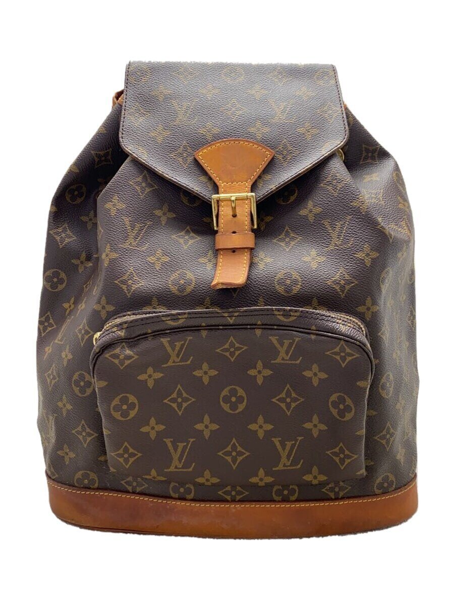 【ブランド】LOUIS VUITTON 【ブランドカナ】ルイヴィトン 【型番】M51135 【程度】B 【サイズ】 【メインカラー】ブラウン 【素材・生地】PVC（ビニール） 【キーワード】　　 2024/12/03 セカンドストリート葛飾水元店【3755】【中古】LOUIS VUITTON◆モンスリ_モノグラム・キャンバス_BRW/PVC/BRW【バッグ】 ブランド LOUIS VUITTON 型番 M51135 カラー ブラウン 柄 素材・生地 PVC（ビニール）>色・素材について サイズ >サイズ表示について 実寸（cm） 【リュックサック】 マチ：13 / 高さ：39.5 / 幅：19-30.5 / 持ち手：/ 【その他】 その他サイズ：/ 商品は　セカンドストリート葛飾水元店の店頭にて販売しております。商品に関するお問合わせは、お電話(TEL:03-5876-1051)にて、問合わせ番号：2337553808455をお伝えください。 配送方法やお支払い方法に関するお問い合わせは、サポートセンターまでご連絡をお願いします。 ※お電話の対応は営業時間内のみとなります。お問い合わせフォームでお問い合わせの際はご注文番号をご記入下さい この商品に関する出品店舗からのコメント 当店の商品を御閲覧いただき誠にありがとうございます。金具にキズ、よごれ、底などにも汚れございますが、目立つダメージなどはなく、使用に差支えのないお品物です(写真にてご確認ください）※商品には写真では確認しづらいダメージや汚れがある場合がございます。商品に関してご不明点がございましたら、お気軽に当店までお問い合わせくださいませ。店頭販売も同時に行っておりますので多少状態が変化する場合がございます。なお、リユース商品になりますのでご了承の上ご検討下さいませ。