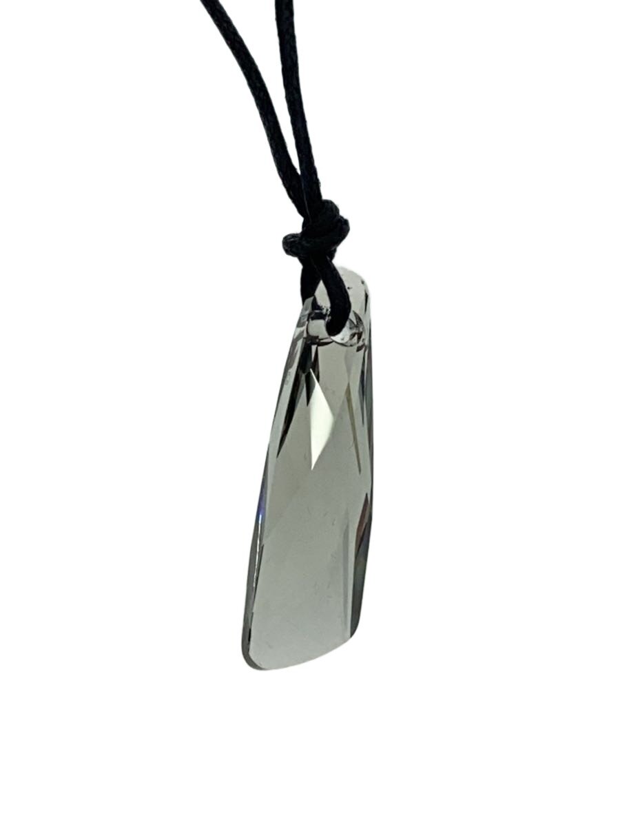 【ブランド】Swarovski 【ブランドカナ】スワロフスキー 【型番】 【程度】B 【サイズ】 【メインカラー】ブラック 【素材・生地】その他 【キーワード】　　 2025/11/09 セカンドストリート山科東野店【4327】【中古】Swarovski◆ネックレス/BLK/トップ有 ブランド Swarovski 型番 カラー ブラック 柄 素材・生地 その他>色・素材について サイズ >サイズ表示について 実寸（cm） 【ネックレス】 長さ：44 / 縦：3 / 横：1 【その他】 その他サイズ：/ 商品は　セカンドストリート山科東野店の店頭にて販売しております。商品に関するお問合わせは、お電話(TEL:075-583-3705)にて、問合わせ番号：2343272709959をお伝えください。 配送方法やお支払い方法に関するお問い合わせは、サポートセンターまでご連絡をお願いします。 ※お電話の対応は営業時間内のみとなります。お問い合わせフォームでお問い合わせの際はご注文番号をご記入下さい この商品に関する出品店舗からのコメント 多少の使用感がございますが、ご使用していただく分には支障ありません。店頭にて陳列販売致しておりますので陳列中に状態が悪くなる場合がございます。ご不明な点がございましたら、お気軽にお問い合わせくださいませ。