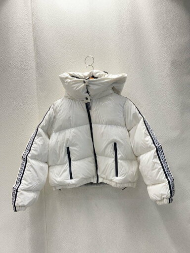 【中古】MICHAEL KORS◆ダウンジャケット/S/ナイロン/WHT/無地【レディースウェア】 【中古】MICHAEL KORS◆ダウンジャケット/S/ナイロン/WHT/無地【レディースウェア】