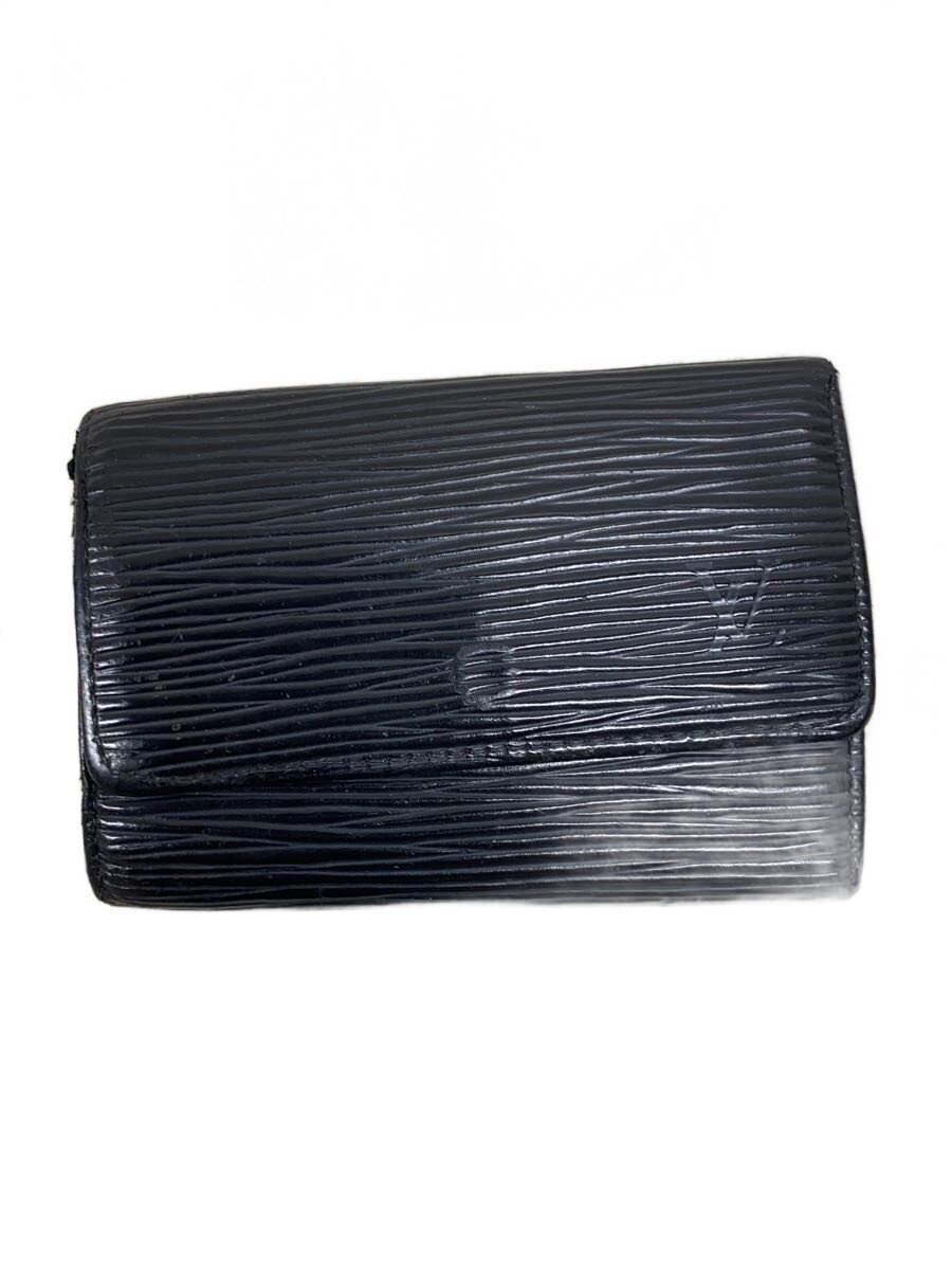 【ブランド】LOUIS VUITTON 【ブランドカナ】ルイヴィトン 【型番】M63812 【程度】C 【サイズ】 【メインカラー】ブラック 【素材・生地】その他 【キーワード】　　　/ 2025/09/15 セカンドストリート大垣店【2021】【中古】LOUIS VUITTON◆ミュルティクレ6_エピ/--/BLK ブランド LOUIS VUITTON 型番 M63812 カラー ブラック 柄 無地 素材・生地 その他>色・素材について サイズ >サイズ表示について 実寸（cm） 【ウォレット】 縦：7 / 横：10.5 / 厚み：1 【その他】 その他サイズ：/ 商品は　セカンドストリート大垣店の店頭にて販売しております。商品に関するお問合わせは、お電話(TEL:0584-87-0360)にて、問合わせ番号：2320215520086をお伝えください。 配送方法やお支払い方法に関するお問い合わせは、サポートセンターまでご連絡をお願いします。 ※お電話の対応は営業時間内のみとなります。お問い合わせフォームでお問い合わせの際はご注文番号をご記入下さい