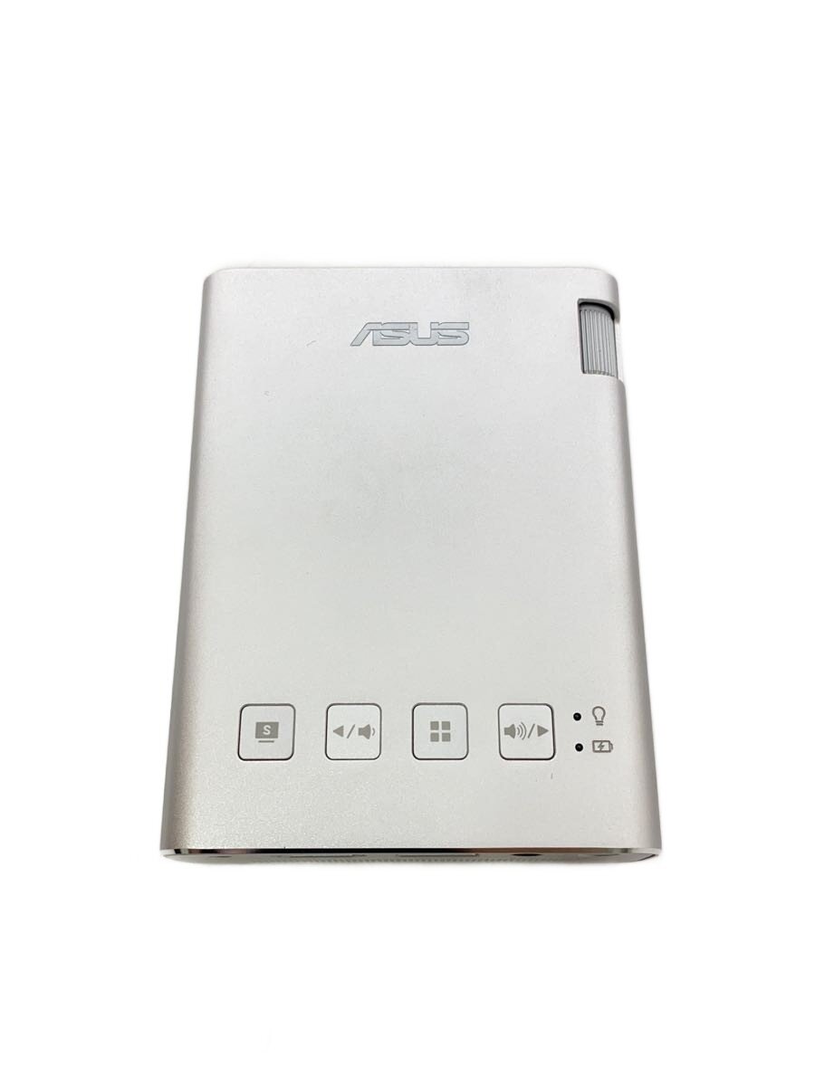 【ブランド】ASUS 【ブランドカナ】エイスース 【型番】 【程度】B 【サイズ】 【メインカラー】 【素材・生地】 【キーワード】　　　/ 2026/07/07 セカンドストリート伊川谷店【3981】【中古】ASUS◆プロジェクター ZENBEAM E1//【家電・ビジュアル・オーディオ】 ブランド ASUS 型番 カラー 柄 素材・生地 >色・素材について サイズ >サイズ表示について 実寸（cm） 【ビジュアル・OA・通信家電】 幅：8.5 / 高さ：3 / 奥行：11 【その他】 その他サイズ：/ 商品は　セカンドストリート伊川谷店の店頭にて販売しております。商品に関するお問合わせは、お電話(TEL:078-978-5007)にて、問合わせ番号：2339816025685をお伝えください。 配送方法やお支払い方法に関するお問い合わせは、サポートセンターまでご連絡をお願いします。 ※お電話の対応は営業時間内のみとなります。お問い合わせフォームでお問い合わせの際はご注文番号をご記入下さい この商品に関する出品店舗からのコメント 店頭での同時販売につき、撮影時と異なり傷や汚れが発生する場合があります。気になる点がございましたら店舗までお問い合わせください。
