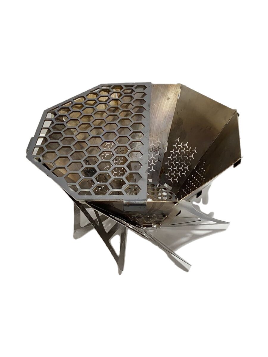 【ブランド】/ 【ブランドカナ】／ 【型番】 【程度】B 【カラー】 【キーワード】　　 2025/07/03 セカストアウトドア川沿店 【2927】【中古】META LAB/キャンプ用品その他/コルドロン【スポーツ】 ブランド / 型番 カラー 実寸 【キャンプ用品その他】 横：25 / 縦：25 / 高さ：15 【その他】 その他サイズ：/ 商品は　セカストアウトドア川沿店の店頭にて販売しております。商品に関するお問合わせは、お電話(TEL:011-578-1450)にて、問合わせ番号：2329271626619をお伝えください。 配送方法やお支払い方法に関するお問い合わせは、サポートセンターまでご連絡をお願いします。 ※お電話の対応は営業時間内のみとなります。お問い合わせフォームでお問い合わせの際はご注文番号をご記入下さい この商品に関する出品店舗からのコメント ★この度はご覧い頂き誠に有難うございます。★商品状態・使用感あり・欠損等なし・一部錆びつきあり・収納袋、バッグ付属★店頭でも同時販売中のため、写真と状態が異なる場合もございます。気になる点等ありましたらお気軽にお問合せ下さい。