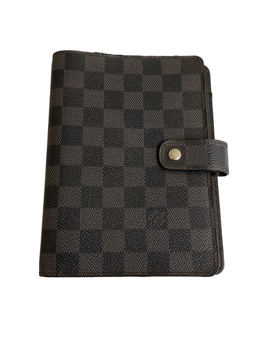【ブランド】LOUIS VUITTON 【ブランドカナ】ルイヴィトン 【型番】R20242 【程度】B 【サイズ】 【メインカラー】ブラック 【素材・生地】その他 【キーワード】　　 2026/02/25 セカンドストリート出雲店【2023】【中古】LOUIS VUITTON◆アジェンダMM_ダミエ・グラフィット/--/BLK ブランド LOUIS VUITTON 型番 R20242 カラー ブラック 柄 総柄 素材・生地 その他>色・素材について サイズ >サイズ表示について 実寸（cm） 【ウォレット】 縦：18.5 / 横：13 / 厚み：4 【その他】 その他サイズ：/ 商品は　セカンドストリート出雲店の店頭にて販売しております。商品に関するお問合わせは、お電話(TEL:0853-24-7166)にて、問合わせ番号：2320236227247をお伝えください。 配送方法やお支払い方法に関するお問い合わせは、サポートセンターまでご連絡をお願いします。 ※お電話の対応は営業時間内のみとなります。お問い合わせフォームでお問い合わせの際はご注文番号をご記入下さい