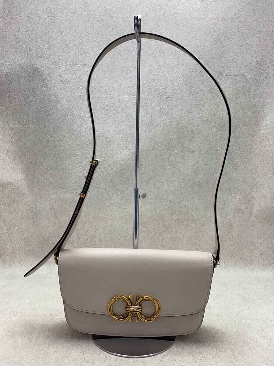 【中古】Salvatore Ferragamo◆クラッチバッグ/レザー/BEG/無地【バッグ】