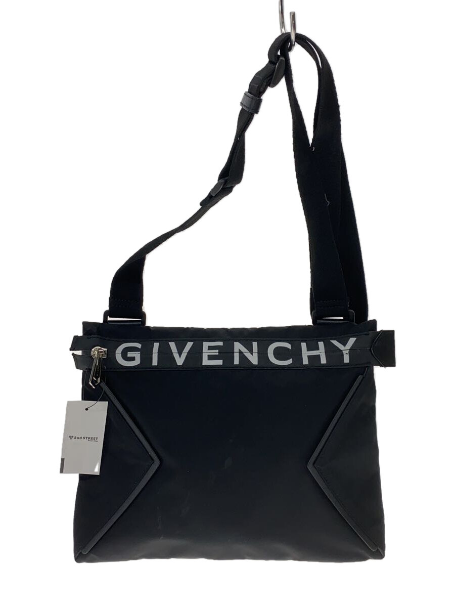 【ブランド】GIVENCHY 【ブランドカナ】ジバンシィ 【型番】 【程度】C 【サイズ】 【メインカラー】ブラック 【素材・生地】ナイロン 【キーワード】　　　/ 2026/08/24 セカンドストリート燕三条店【4219】【中古】GIVENCHY◆バッグ/ナイロン/BLK ブランド GIVENCHY 型番 カラー ブラック 柄 無地 素材・生地 ナイロン>色・素材について サイズ >サイズ表示について 実寸（cm） 【バッグ】 マチ：2.5 / 高さ：21 / 幅：27 / 持ち手：/ 【その他】 その他サイズ：/ 商品は　セカンドストリート燕三条店の店頭にて販売しております。商品に関するお問合わせは、お電話(TEL:0256-61-0306)にて、問合わせ番号：2333863438702をお伝えください。 配送方法やお支払い方法に関するお問い合わせは、サポートセンターまでご連絡をお願いします。 ※お電話の対応は営業時間内のみとなります。お問い合わせフォームでお問い合わせの際はご注文番号をご記入下さい