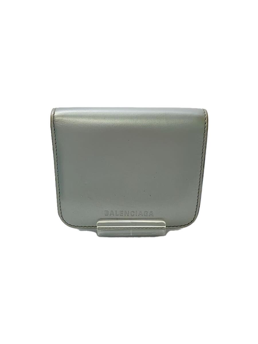 【ブランド】BALENCIAGA 【ブランドカナ】バレンシアガ 【型番】 【程度】C 【サイズ】 【メインカラー】シルバー 【素材・生地】レザー牛革 【キーワード】　　 2024/03/17 セカンドストリート君津店【1875】【中古】BALENCIAGA◆2つ折り財布/牛革/SLV ブランド BALENCIAGA 型番 カラー シルバー 柄 無地 素材・生地 レザー牛革>色・素材について サイズ >サイズ表示について 実寸（cm） 【ウォレット】 縦：9 / 横：10 / 厚み：2 【その他】 その他サイズ：/ 商品は　セカンドストリート君津店の店頭にて販売しております。商品に関するお問合わせは、お電話(TEL:0439-50-8755)にて、問合わせ番号：2318753338836をお伝えください。 配送方法やお支払い方法に関するお問い合わせは、サポートセンターまでご連絡をお願いします。 ※お電話の対応は営業時間内のみとなります。お問い合わせフォームでお問い合わせの際はご注文番号をご記入下さい この商品に関する出品店舗からのコメント 全体的に使用感がございます。ご了承の上お買い求め下さい。なお、実店舗でも販売しておりますので、ご了承下さい。