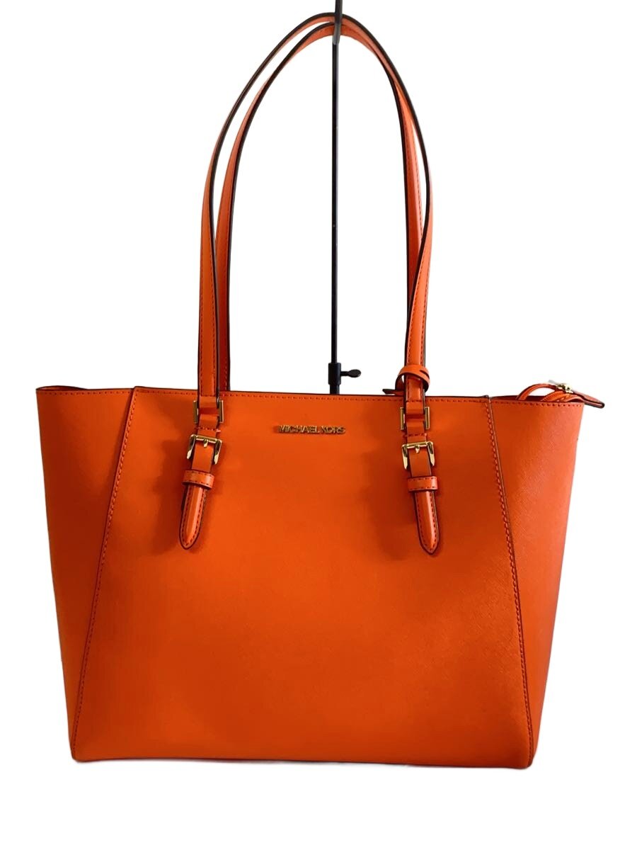 【ブランド】MICHAEL KORS 【ブランドカナ】マイケルコース 【型番】 【程度】B 【サイズ】 【メインカラー】オレンジ 【素材・生地】レザー 【キーワード】　　　/ 2026/04/21 セカンドストリート町田金森店【3700】【中古】MICHAEL KORS◆トートバッグ/レザー/ORN ブランド MICHAEL KORS 型番 カラー オレンジ 柄 無地 素材・生地 レザー>色・素材について サイズ >サイズ表示について 実寸（cm） 【バッグ】 マチ：9 / 高さ：29 / 幅：33 / 持ち手：62 【その他】 その他サイズ：/ 商品は　セカンドストリート町田金森店の店頭にて販売しております。商品に関するお問合わせは、お電話(TEL:042-710-9570)にて、問合わせ番号：2337004339101をお伝えください。 配送方法やお支払い方法に関するお問い合わせは、サポートセンターまでご連絡をお願いします。 ※お電話の対応は営業時間内のみとなります。お問い合わせフォームでお問い合わせの際はご注文番号をご記入下さい この商品に関する出品店舗からのコメント 1付属品／ポーチ2つ、ショルダーストラップ未使用品ではなく、比較的少ない回数での着用感です。目立つダメージなどは無く、状態は良好なお品物です。（写真にてご確認ください）※商品は写真で確認しづらいダメージや汚れなどがある場合がございます。商品について気になる点がございましたら販売店舗までお問い合わせくださいませ。