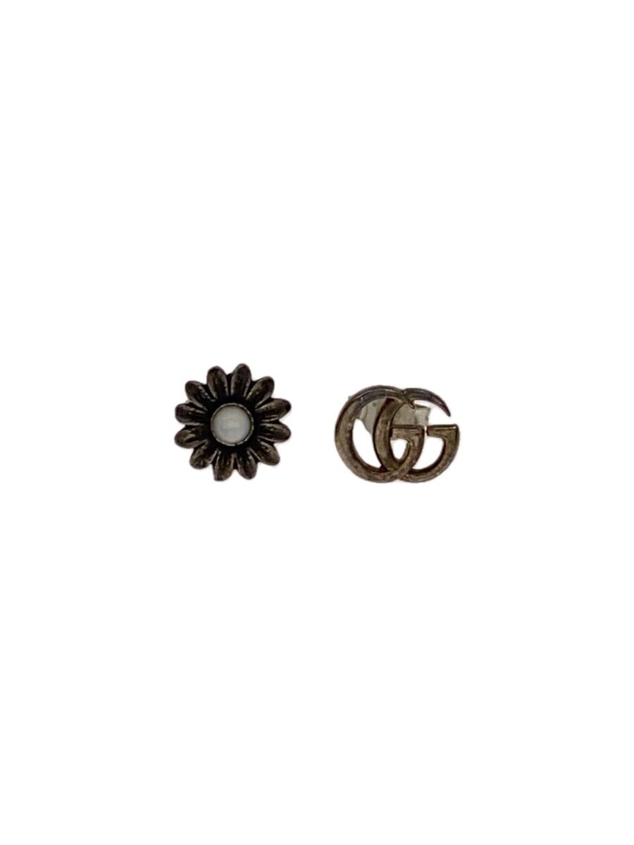 【ブランド】GUCCI 【ブランドカナ】グッチ 【型番】 【程度】C 【サイズ】 【メインカラー】 【素材・生地】SV925 【キーワード】　　 2025/08/06 セカンドストリート福山神辺店【4441】【中古】GUCCI◆ピアス/SV925/レディース ブランド GUCCI 型番 カラー 柄 素材・生地 SV925>色・素材について サイズ >サイズ表示について 実寸（cm） 【ピアス】 トップ縦：0.7 / トップ横：1 / ポスト：1 【その他】 その他サイズ：/ 商品は　セカンドストリート福山神辺店の店頭にて販売しております。商品に関するお問合わせは、お電話(TEL:084-960-3601)にて、問合わせ番号：2344413139345をお伝えください。 配送方法やお支払い方法に関するお問い合わせは、サポートセンターまでご連絡をお願いします。 ※お電話の対応は営業時間内のみとなります。お問い合わせフォームでお問い合わせの際はご注文番号をご記入下さい この商品に関する出品店舗からのコメント GGロゴの金具の剥げあり