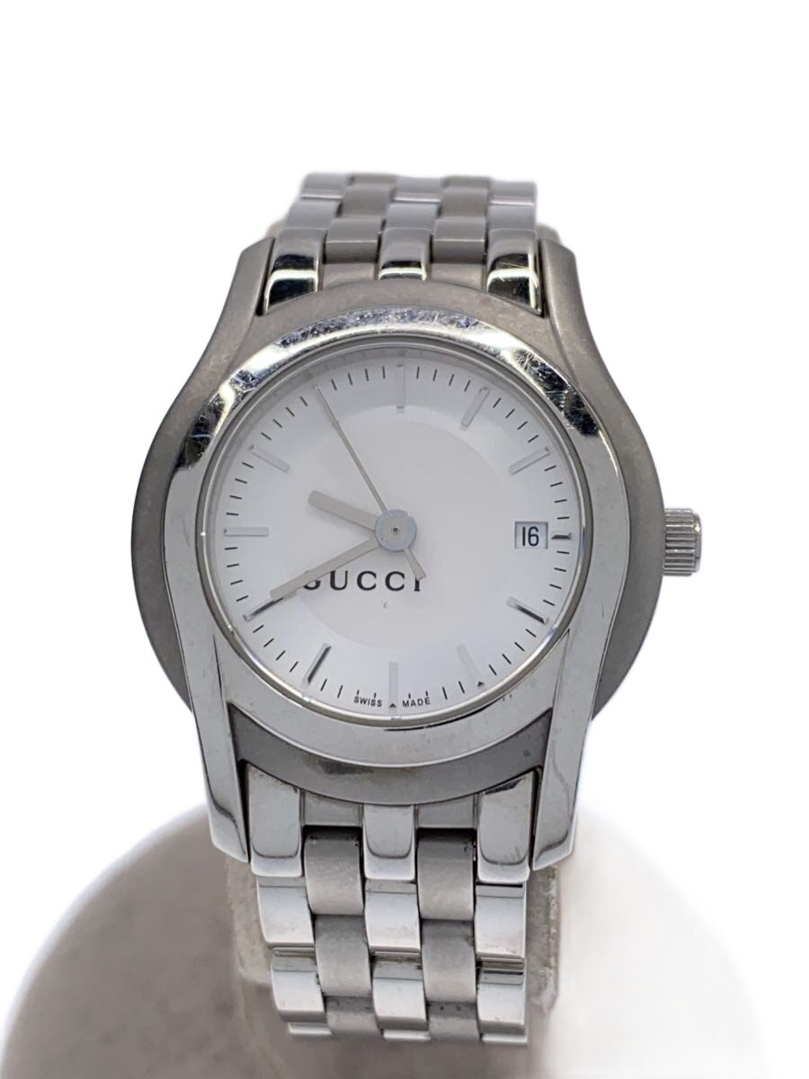 【ブランド】GUCCI 【ブランドカナ】グッチ 【型番】 【程度】B 【サイズ】 【メインカラー】シルバー 【素材・生地】その他 【キーワード】　　 2026/08/17 セカンドストリート秋田新国道店【3846】【中古】GUCCI◆クォーツ腕時計/アナログ/-- ブランド GUCCI 型番 カラー シルバー 柄 素材・生地 その他>色・素材について サイズ >サイズ表示について 実寸（cm） 【腕時計】 ケース縦：3.3 / ケース横：2.9 / 文字盤縦：1.9 / 文字盤横：1.9 / ケースの厚さ：0.7 / バンド幅：1.4 / 手首周り：15 【その他】 その他サイズ：/ 商品は　セカンドストリート秋田新国道店の店頭にて販売しております。商品に関するお問合わせは、お電話(TEL:018-896-5205)にて、問合わせ番号：2338464039488をお伝えください。 配送方法やお支払い方法に関するお問い合わせは、サポートセンターまでご連絡をお願いします。 ※お電話の対応は営業時間内のみとなります。お問い合わせフォームでお問い合わせの際はご注文番号をご記入下さい