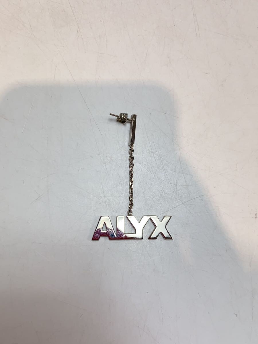 【ブランド】1017 ALYX 9SM(ALYX) 【ブランドカナ】イチゼロイチナナアリクスキューエスエム（アリクス） 【型番】 【程度】B 【サイズ】 【メインカラー】シルバー 【素材・生地】その他 【キーワード】　　 2025/02/25 セカンドストリート大宮東口店【3351】【中古】1017 ALYX 9SM(ALYX)◆LOGO PENDANT EARRING/ピアス/SLV ブランド 1017 ALYX 9SM(ALYX) 型番 カラー シルバー 柄 素材・生地 その他>色・素材について サイズ >サイズ表示について 実寸（cm） 【ピアス】 トップ縦：1.5 / トップ横：1.5 / ポスト：0.5 【その他】 その他サイズ：/ 商品は　セカンドストリート大宮東口店の店頭にて販売しております。商品に関するお問合わせは、お電話(TEL:048-658-2800)にて、問合わせ番号：2333513041207をお伝えください。 配送方法やお支払い方法に関するお問い合わせは、サポートセンターまでご連絡をお願いします。 ※お電話の対応は営業時間内のみとなります。お問い合わせフォームでお問い合わせの際はご注文番号をご記入下さい