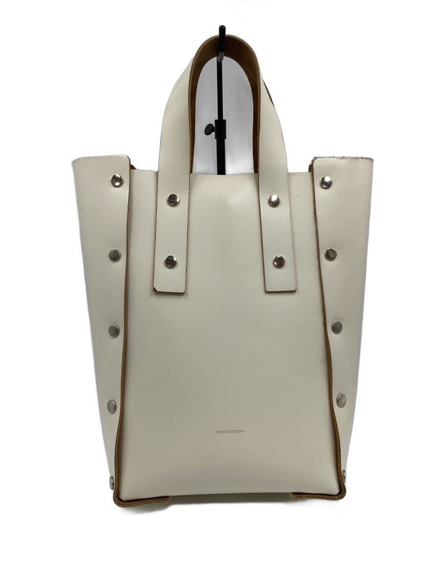 【ブランド】Hender Scheme 【ブランドカナ】エンダースキーマ 【型番】 【程度】B 【サイズ】 【メインカラー】ホワイト 【素材・生地】レザー 【キーワード】　　 2026/07/06 スーパーセカンドストリート和白店【5060】【中古】Hender Scheme◆ハンドバッグ/レザー/WHT【バッグ】 ブランド Hender Scheme 型番 カラー ホワイト 柄 素材・生地 レザー>色・素材について サイズ >サイズ表示について 実寸（cm） 【バッグ】 マチ：8 / 高さ：27 / 幅：19 / 持ち手：16 【その他】 その他サイズ：/ 商品は　スーパーセカンドストリート和白店の店頭にて販売しております。商品に関するお問合わせは、お電話(TEL:092-692-7661)にて、問合わせ番号：2334316244604をお伝えください。 配送方法やお支払い方法に関するお問い合わせは、サポートセンターまでご連絡をお願いします。 ※お電話の対応は営業時間内のみとなります。お問い合わせフォームでお問い合わせの際はご注文番号をご記入下さい この商品に関する出品店舗からのコメント 外側に傷あり。（7.9枚目をご参照ください。）