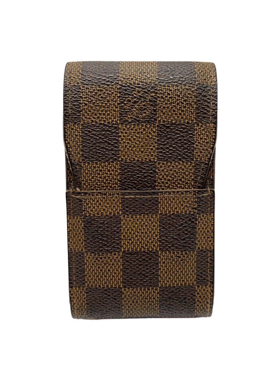 【ブランド】LOUIS VUITTON 【ブランドカナ】ルイヴィトン 【型番】N63024 【程度】B 【サイズ】 【メインカラー】ブラウン 【素材・生地】PVC（ビニール） 【キーワード】　　 2025/09/15 セカンドストリート山科東野店【4327】【中古】LOUIS VUITTON◆エテュイ・シガレット_ダミエ・エベヌ/PVC/BRW ブランド LOUIS VUITTON 型番 N63024 カラー ブラウン 柄 総柄 素材・生地 PVC（ビニール）>色・素材について サイズ >サイズ表示について 実寸（cm） 【ウォレット】 縦：11.5 / 横：6.5 / 厚み：2.5 【その他】 その他サイズ：/ 商品は　セカンドストリート山科東野店の店頭にて販売しております。商品に関するお問合わせは、お電話(TEL:075-583-3705)にて、問合わせ番号：2343272848894をお伝えください。 配送方法やお支払い方法に関するお問い合わせは、サポートセンターまでご連絡をお願いします。 ※お電話の対応は営業時間内のみとなります。お問い合わせフォームでお問い合わせの際はご注文番号をご記入下さい この商品に関する出品店舗からのコメント 擦れあり/多少の使用感がございますが、ご使用していただく分には支障ありません。店頭にて陳列販売致しておりますので陳列中に状態が悪くなる場合がございます。ご不明な点がございましたら、お気軽にお問い合わせくださいませ。