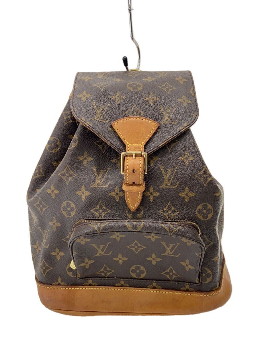 【ブランド】LOUIS VUITTON 【ブランドカナ】ルイヴィトン 【型番】M51136 【程度】C 【サイズ】 【メインカラー】ブラウン 【素材・生地】PVC（ビニール） 【キーワード】　　 2025/07/24 セカンドストリート山形南館店【3906】【中古】LOUIS VUITTON◆モンスリMM_モノグラム・キャンバス/PVC/BRW ブランド LOUIS VUITTON 型番 M51136 カラー ブラウン 柄 モノグラム 素材・生地 PVC（ビニール）>色・素材について サイズ >サイズ表示について 実寸（cm） 【リュックサック】 マチ：12 / 高さ：27 / 幅：25.5 / 持ち手：/ 【その他】 その他サイズ：/ 商品は　セカンドストリート山形南館店の店頭にて販売しております。商品に関するお問合わせは、お電話(TEL:023-647-1136)にて、問合わせ番号：2339066849574をお伝えください。 配送方法やお支払い方法に関するお問い合わせは、サポートセンターまでご連絡をお願いします。 ※お電話の対応は営業時間内のみとなります。お問い合わせフォームでお問い合わせの際はご注文番号をご記入下さい この商品に関する出品店舗からのコメント シミあり
