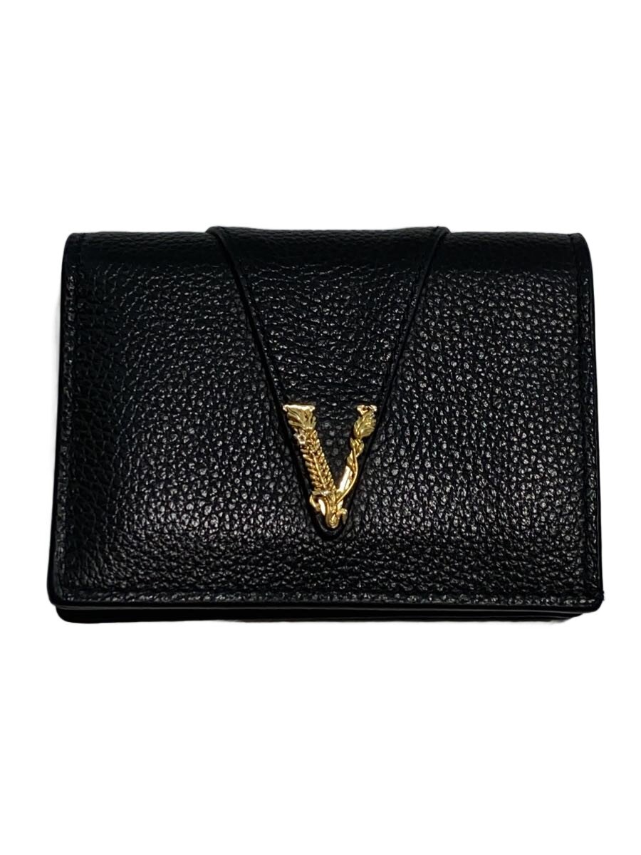 【ブランド】VERSACE 【ブランドカナ】ヴェルサーチェ 【型番】 【程度】B 【サイズ】 【メインカラー】ブラック 【素材・生地】レザー 【キーワード】　　 2026/01/21 セカンドストリートフレスポ桜井店【3924】【中古】VERSACE◆VIRTUS/コンパクトミニウォレット/2つ折り財布 ブランド VERSACE 型番 カラー ブラック 柄 無地 素材・生地 レザー>色・素材について サイズ >サイズ表示について 実寸（cm） 【ウォレット】 縦：8 / 横：11 / 厚み：3 【その他】 その他サイズ：/ 商品は　セカンドストリートフレスポ桜井店の店頭にて販売しております。商品に関するお問合わせは、お電話(TEL:0744-49-3220)にて、問合わせ番号：2339244655089をお伝えください。 配送方法やお支払い方法に関するお問い合わせは、サポートセンターまでご連絡をお願いします。 ※お電話の対応は営業時間内のみとなります。お問い合わせフォームでお問い合わせの際はご注文番号をご記入下さい この商品に関する出品店舗からのコメント 多少の使用感はございますが、使用に差支えのないお品物です。(写真にてご確認ください)※商品には写真では確認しづらいダメージや汚れがある場合がございます。商品について気になる点がございましたら販売店舗までお問い合わせくださいませ。