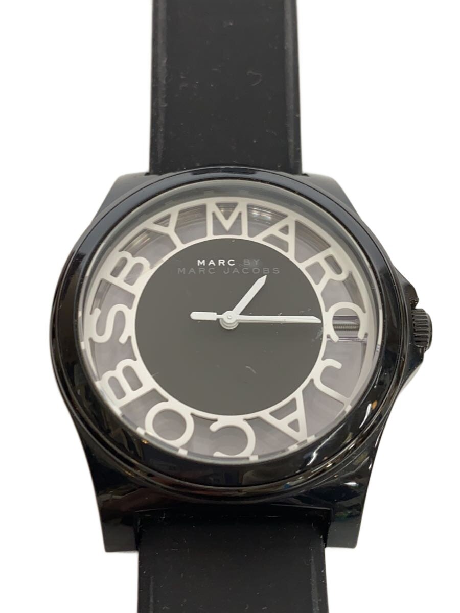 【ブランド】MARC BY MARC JACOBS 【ブランドカナ】マークバイマークジェイコブス 【型番】 【程度】B 【サイズ】 【メインカラー】ブラック 【素材・生地】ラバー 【キーワード】　　 2026/02/08 セカンドストリート伊勢小俣店【1977】【中古】MARC BY MARC JACOBS◆クォーツ腕時計/アナログ/ラバー ブランド MARC BY MARC JACOBS 型番 カラー ブラック 柄 素材・生地 ラバー>色・素材について サイズ >サイズ表示について 実寸（cm） 【腕時計】 ケース縦：5 / ケース横：4.5 / 文字盤縦：3 / 文字盤横：3 / ケースの厚さ：1 / バンド幅：2 / 手首周り：/ 【その他】 その他サイズ：/ 商品は　セカンドストリート伊勢小俣店の店頭にて販売しております。商品に関するお問合わせは、お電話(TEL:0596-20-5335)にて、問合わせ番号：2319773558891をお伝えください。 配送方法やお支払い方法に関するお問い合わせは、サポートセンターまでご連絡をお願いします。 ※お電話の対応は営業時間内のみとなります。お問い合わせフォームでお問い合わせの際はご注文番号をご記入下さい この商品に関する出品店舗からのコメント 1傷あり2傷あり風防、裏蓋に傷などがあるお品物でございます。（写真にてご確認下さい）※写真では確認しづらいダメージや汚れなどがある場合がございます。ご不明点がございましたら販売店舗までお問い合わせ下さいませ。