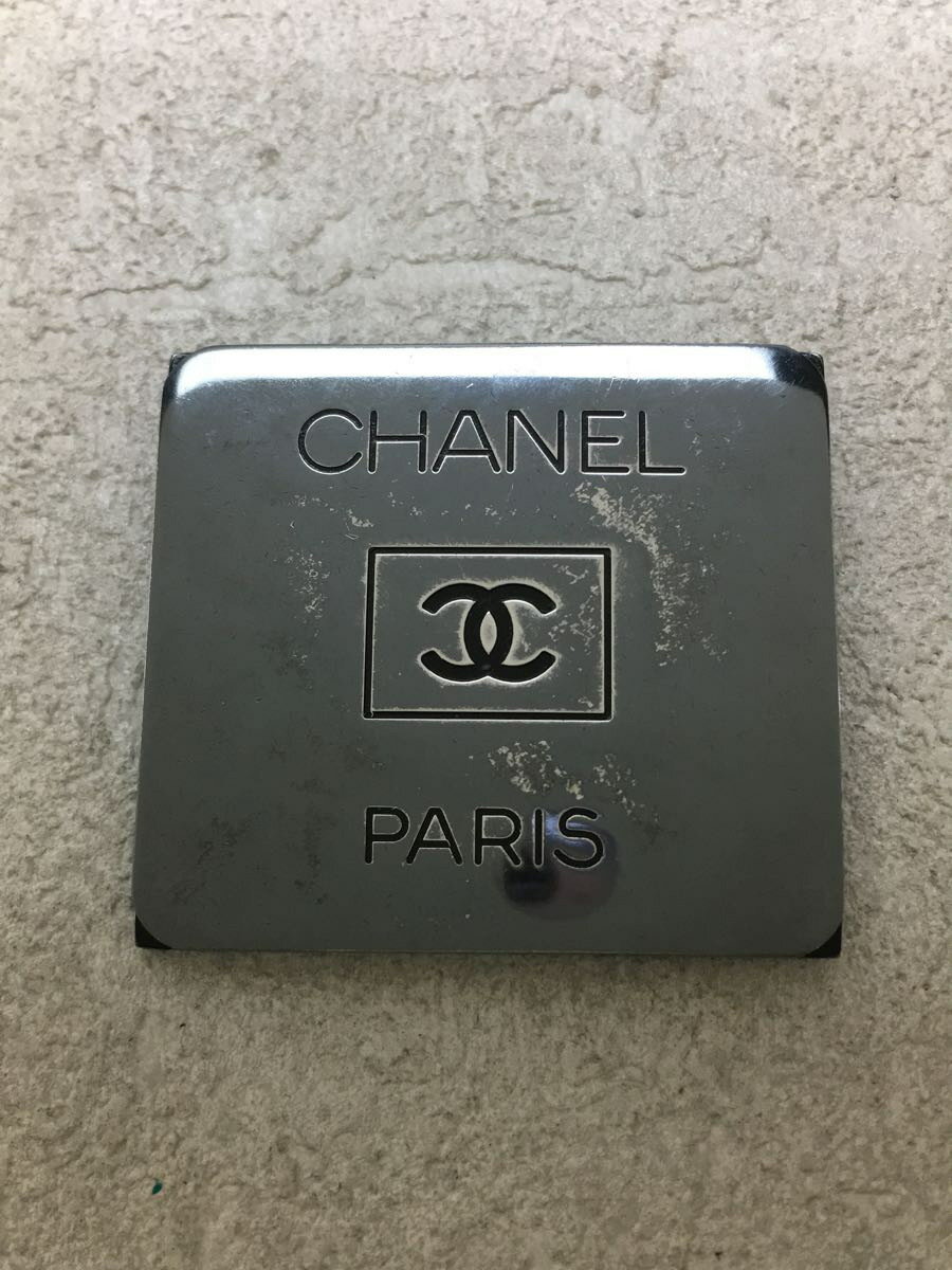 【ブランド】CHANEL【ブランドカナ】シャネル【型番】【程度】C【サイズ】【メインカラー】シルバー【素材・生地】その他【キーワード】　　2023/02/08セカンドストリート小山店 【2945】【中古】CHANEL◆ココマークブローチ/アクセサリー/--ブランドCHANEL型番カラーシルバー柄素材・生地その他>色・素材についてサイズ>サイズ表示について実寸【/】 幅：/ / 高さ：/ / 奥行：/ 【その他】 その他サイズ：縦: 3.5横:3.9商品は　セカンドストリート小山店の店頭にて販売しております。商品に関するお問合わせは、お電話(TEL:0285-31-0670)にて、問合わせ番号：2329451856102をお伝えください。配送方法やお支払い方法に関するお問い合わせは、サポートセンターまでご連絡をお願いします。※お電話の対応は営業時間内のみとなります。お問い合わせフォームでお問い合わせの際はご注文番号をご記入下さいこの商品に関する出品店舗からのコメント▼全体的にくすみや小傷等、使用感が感じられるお品物です。（画像にてご確認下さい）▼こちらのお品物は店頭でも同時販売致しておりますので、初回掲載時とご注文時の状態に相違が生じる場合がございますので予めご了承下さいませ▼商品について気になる点がございましたらお気軽に販売店舗までお問合せくださいませ