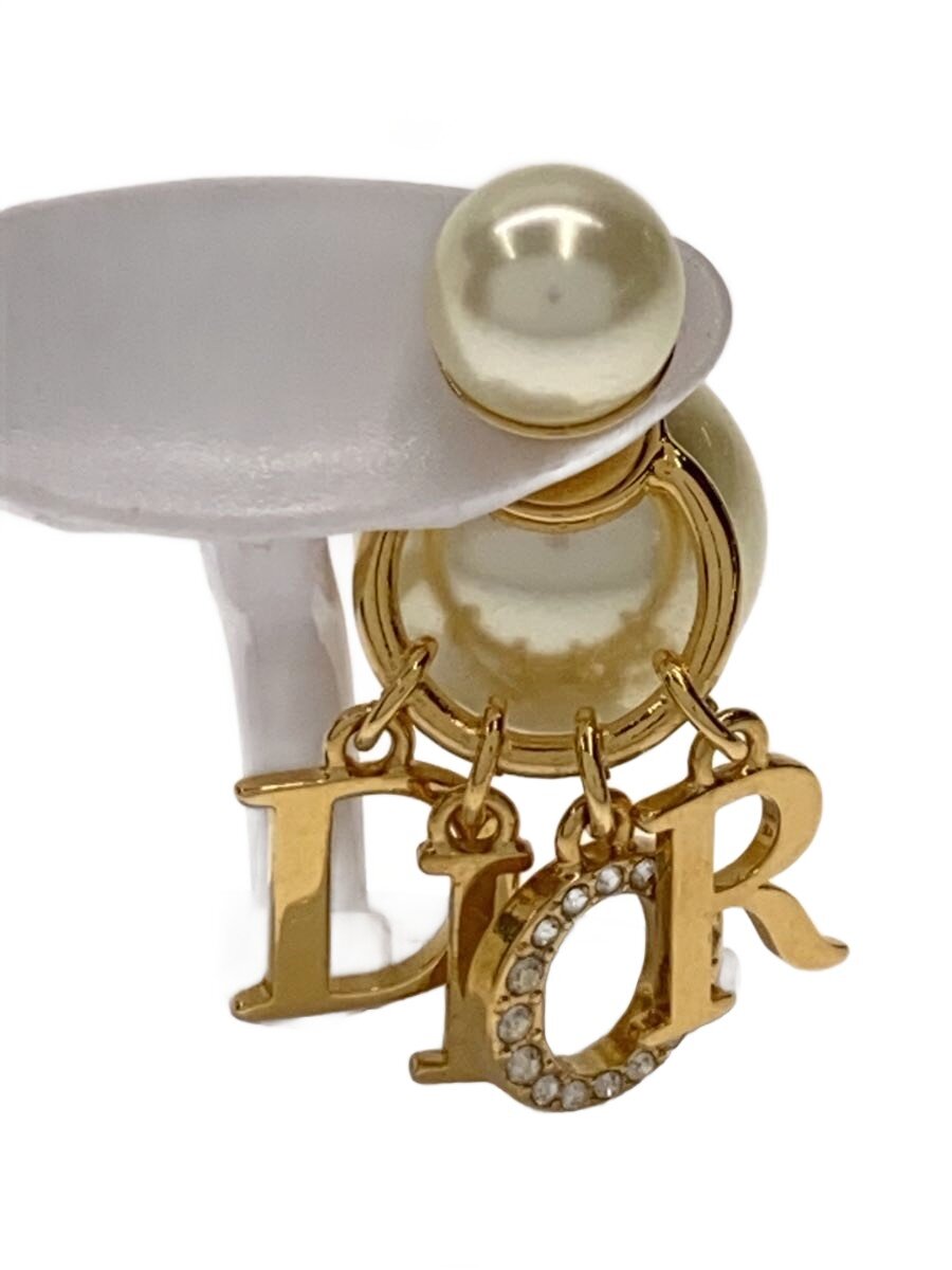 【ブランド】Christian Dior 【ブランドカナ】クリスチャンディオール 【型番】 【程度】B 【サイズ】 【メインカラー】 【素材・生地】その他 【キーワード】　　　/ 2026/08/17 セカンドストリート名古屋みなと店【4431】【中古】Christian Dior◆ピアス/--/レディース ブランド Christian Dior 型番 カラー 柄 素材・生地 その他>色・素材について サイズ >サイズ表示について 実寸（cm） 【ピアス】 トップ縦：/ / トップ横：/ / ポスト：1 【その他】 その他サイズ：/ 商品は　セカンドストリート名古屋みなと店の店頭にて販売しております。商品に関するお問合わせは、お電話(TEL:052-659-6444)にて、問合わせ番号：2344314366697をお伝えください。 配送方法やお支払い方法に関するお問い合わせは、サポートセンターまでご連絡をお願いします。 ※お電話の対応は営業時間内のみとなります。お問い合わせフォームでお問い合わせの際はご注文番号をご記入下さい