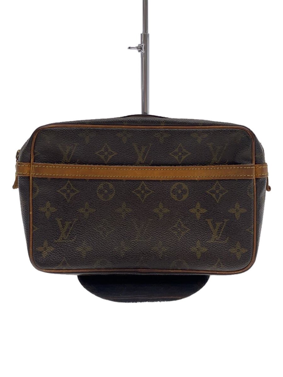 【ブランド】LOUIS VUITTON 【ブランドカナ】ルイヴィトン 【型番】M51847 【程度】C 【サイズ】 【メインカラー】ブラウン 【素材・生地】PVC（ビニール） 【キーワード】　　 2025/04/07 スーパーセカンドストリート宇品店【4286】【中古】LOUIS VUITTON◆コンピエーニュ23_モノグラム・キャンバス_BRW/PVC/BRW ブランド LOUIS VUITTON 型番 M51847 カラー ブラウン 柄 総柄 素材・生地 PVC（ビニール）>色・素材について サイズ >サイズ表示について 実寸（cm） 【バッグ】 マチ：5.5 / 高さ：16 / 幅：22.5 / 持ち手：/ 【その他】 その他サイズ：/ 商品は　スーパーセカンドストリート宇品店の店頭にて販売しております。商品に関するお問合わせは、お電話(TEL:082-250-3335)にて、問合わせ番号：2342867369042をお伝えください。 配送方法やお支払い方法に関するお問い合わせは、サポートセンターまでご連絡をお願いします。 ※お電話の対応は営業時間内のみとなります。お問い合わせフォームでお問い合わせの際はご注文番号をご記入下さい