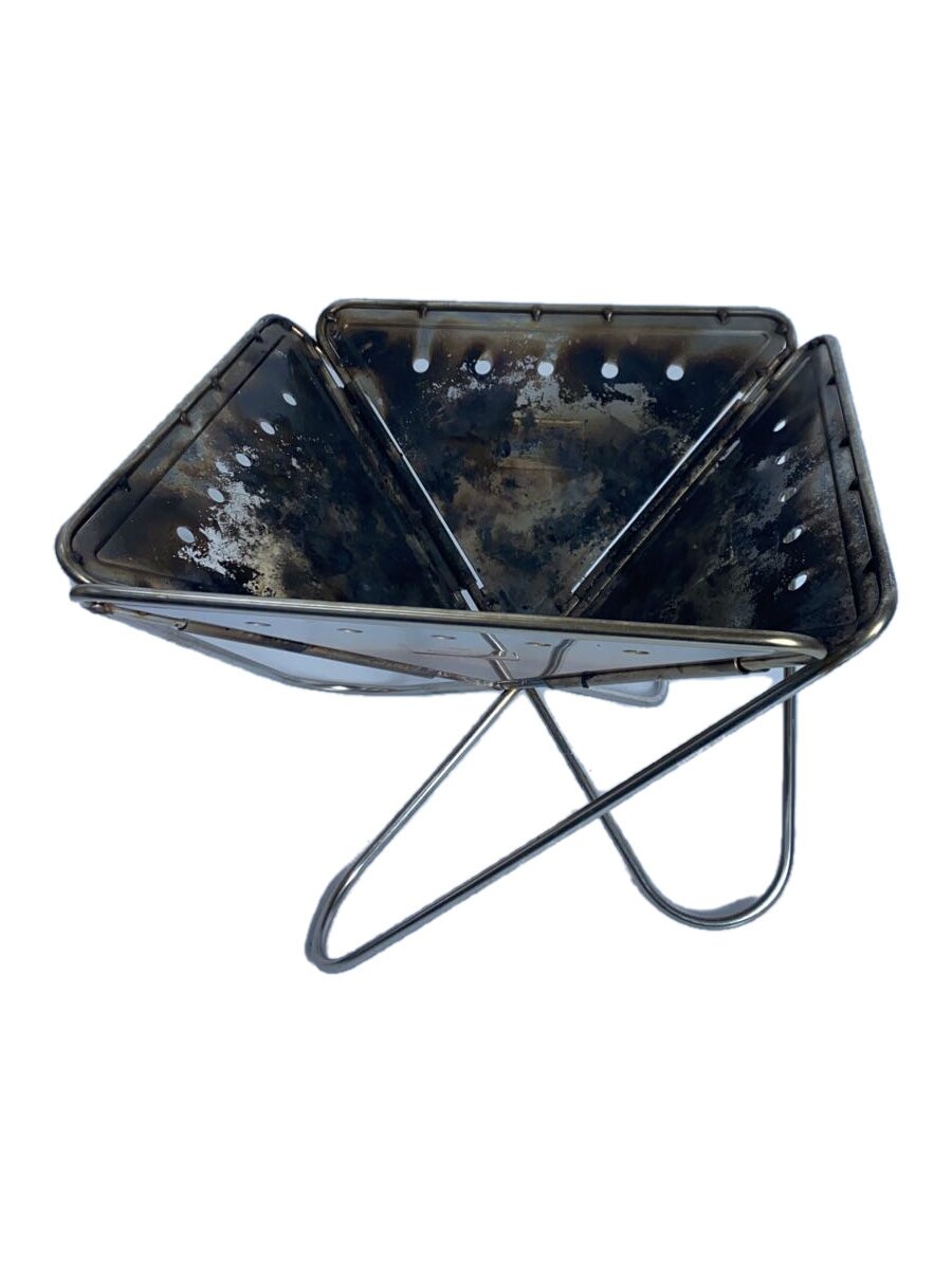 【ブランド】snow peak 【ブランドカナ】スノーピーク 【型番】 【程度】B 【カラー】 【キーワード】　　 2025/01/04 セカンドストリート東金店 【3247】【中古】snow peak◆グリル 焚火台Mスターターセット SET-111【スポーツ】 ブランド snow peak 型番 カラー 実寸 【グリル】 横：35 / 縦：35 / 高さ：24.5 / 収納サイズ：幅：/ / 収納サイズ：高さ：/ / 収納サイズ：奥行：/ 【その他】 その他サイズ：/ 商品は　セカンドストリート東金店の店頭にて販売しております。商品に関するお問合わせは、お電話(TEL:0475-50-1800)にて、問合わせ番号：2332473470416をお伝えください。 配送方法やお支払い方法に関するお問い合わせは、サポートセンターまでご連絡をお願いします。 ※お電話の対応は営業時間内のみとなります。お問い合わせフォームでお問い合わせの際はご注文番号をご記入下さい この商品に関する出品店舗からのコメント 全体的に焦げつきや、汚れがあり、使用感がございますが、まだまだお使いいただけます。状態について等ご不明な点・質問等は、お気軽に当店までお問い合わせくださいませ。