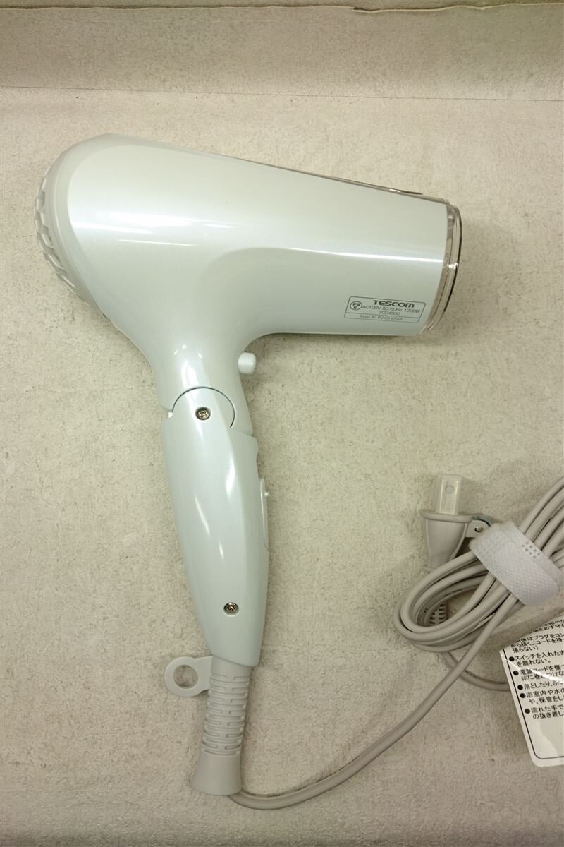 お買い物マラソン【P5倍】充電式電動バリカン USB充電式デザイン 全自動吸引 低騒音で防水性がよい R角まろやかな櫛歯状のデザイン プロ級IPX7防水 髪クズを吸いながら散髪できる 全体防水、簡単に洗い流せる 電動バリカン 散髪 子供 水洗い 家庭用 業務用