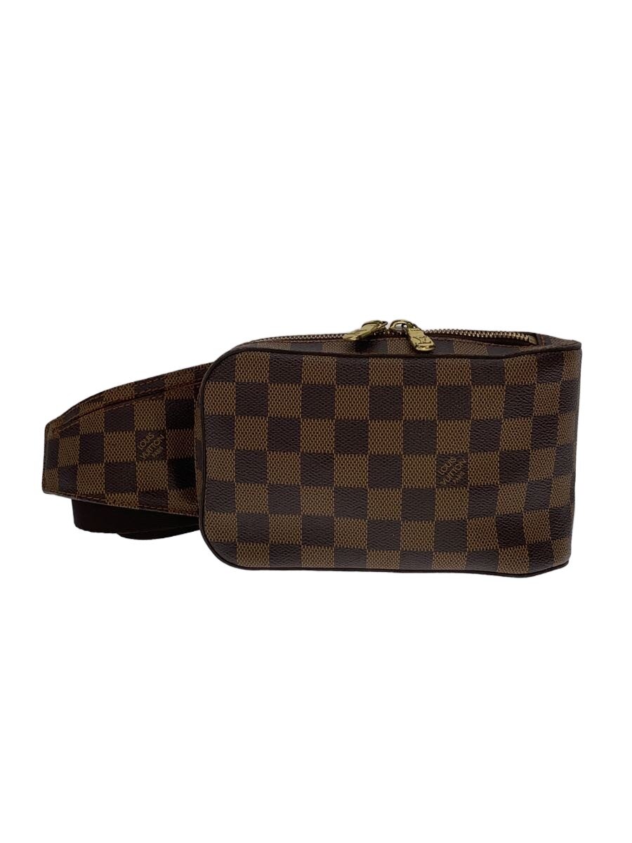 【ブランド】LOUIS VUITTON 【ブランドカナ】ルイヴィトン 【型番】N51994 【程度】B 【サイズ】 【メインカラー】ブラウン 【素材・生地】PVC（ビニール） 【キーワード】　　 2025/12/07 セカンドストリート上牧店【4105】【中古】LOUIS VUITTON◆ジェロニモス_ダミエ・エベヌ/PVC/BRW【バッグ】 ブランド LOUIS VUITTON 型番 N51994 カラー ブラウン 柄 素材・生地 PVC（ビニール）>色・素材について サイズ >サイズ表示について 実寸（cm） 【ウエストバッグ】 マチ：5 / 高さ：11.5 / 幅：19.5 / 持ち手：/ 【その他】 その他サイズ：/ 商品は　セカンドストリート上牧店の店頭にて販売しております。商品に関するお問合わせは、お電話(TEL:0745-43-9125)にて、問合わせ番号：2341054575341をお伝えください。 配送方法やお支払い方法に関するお問い合わせは、サポートセンターまでご連絡をお願いします。 ※お電話の対応は営業時間内のみとなります。お問い合わせフォームでお問い合わせの際はご注文番号をご記入下さい この商品に関する出品店舗からのコメント 1汚れあり