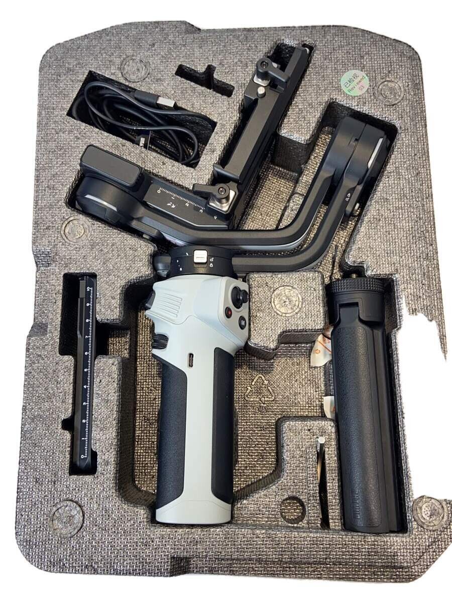 【ブランド】ZHIYUN 【ブランドカナ】ジユン 【型番】 【程度】B 【カラー】 【キーワード】　　 2025/08/12 セカンドストリートイオンタウンユーカリが丘店 【4479】【中古】ZHIYUN◆デジタルカメラアクセサリー/CR130【カメラ】 ブランド ZHIYUN 型番 カラー 実寸 【デジタルカメラその他】 幅：20 / 高さ：30 / 奥行：5 【その他】 その他サイズ：/ 商品は　セカンドストリートイオンタウンユーカリが丘店の店頭にて販売しております。商品に関するお問合わせは、お電話(TEL:043-309-4695)にて、問合わせ番号：2336004580285をお伝えください。 配送方法やお支払い方法に関するお問い合わせは、サポートセンターまでご連絡をお願いします。 ※お電話の対応は営業時間内のみとなります。お問い合わせフォームでお問い合わせの際はご注文番号をご記入下さい この商品に関する出品店舗からのコメント 多少のダメージ・汚れ等の使用感がございますが、ご使用に差し支えはございません。中古品であることをご理解の上、ご購入の検討をお願いいたします。状態についてご不明な点や、質問等ございましたら、お気軽に当店までお問い合わせくださいませ。