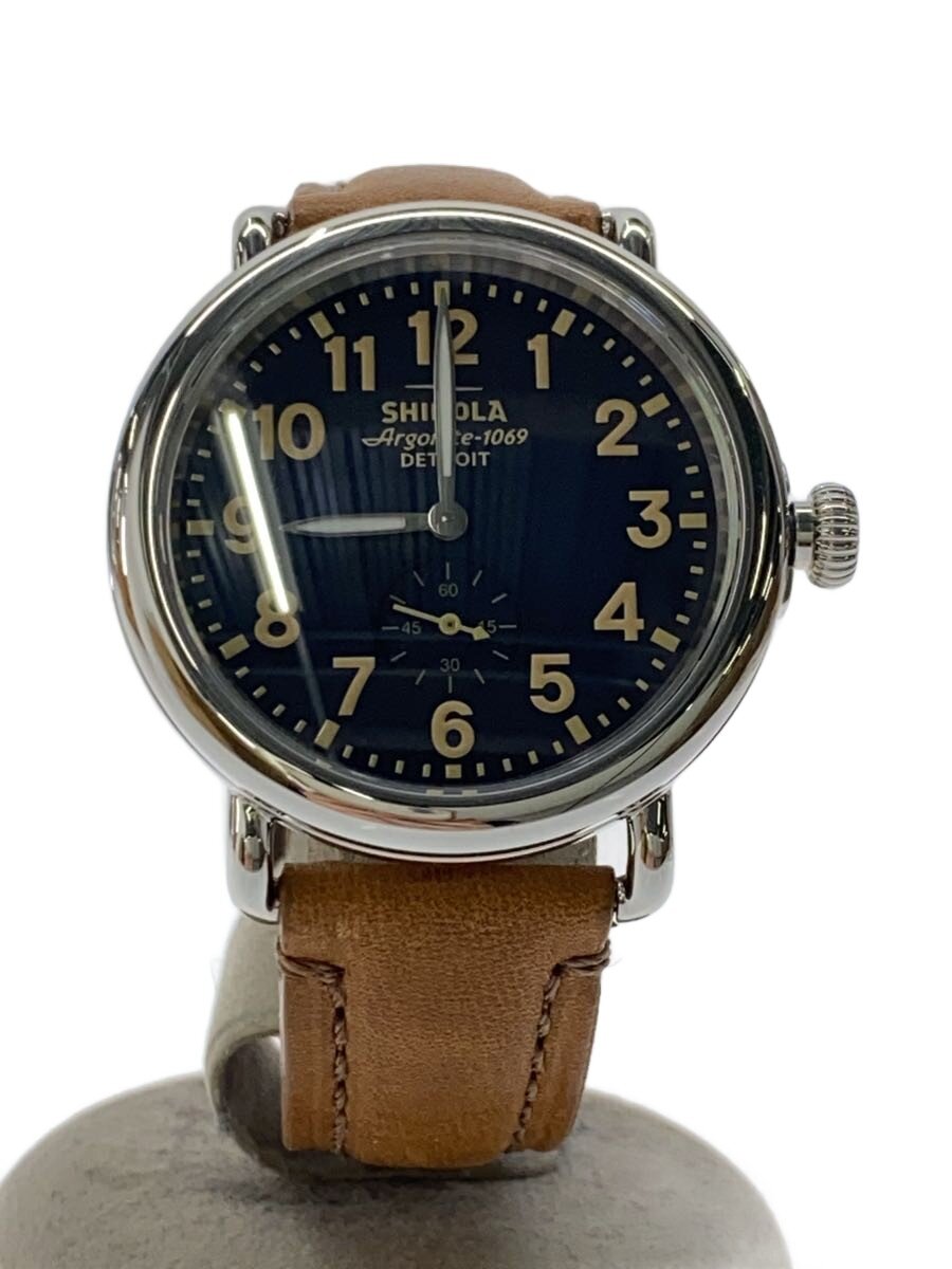 【ブランド】SHINOLA 【ブランドカナ】シャイノラ 【型番】 【程度】B 【サイズ】 【メインカラー】ネイビー 【素材・生地】レザー 【キーワード】　　 2026/02/04 セカンドストリートオリナス錦糸町店【4643】【中古】SHINOLA◆クォーツ腕時計/アナログ/レザー ブランド SHINOLA 型番 カラー ネイビー 柄 素材・生地 レザー>色・素材について サイズ >サイズ表示について 実寸（cm） 【腕時計】 ケース縦：4.6 / ケース横：4.5 / 文字盤縦：3.5 / 文字盤横：3.5 / ケースの厚さ：1 / バンド幅：1.8 / 手首周り：/ 【その他】 その他サイズ：/ 商品は　セカンドストリートオリナス錦糸町店の店頭にて販売しております。商品に関するお問合わせは、お電話(TEL:03-6658-5750)にて、問合わせ番号：2346431583452をお伝えください。 配送方法やお支払い方法に関するお問い合わせは、サポートセンターまでご連絡をお願いします。 ※お電話の対応は営業時間内のみとなります。お問い合わせフォームでお問い合わせの際はご注文番号をご記入下さい この商品に関する出品店舗からのコメント 当店の商品を御閲覧いただき誠にありがとうございます。少々使用感はございますが、まだまだご利用いただけます。※商品に関してご不明点がございましたら、お気軽に当店までお問い合わせくださいませ。店頭販売も同時に行っておりますので多少状態が変化する場合がございます。なお、リユース商品になりますのでご了承の上ご検討下さいませ。当店をマイショップ登録して頂きますと、当店の新着商品など検索する際に便利ですので是非ご利用くださいませ。