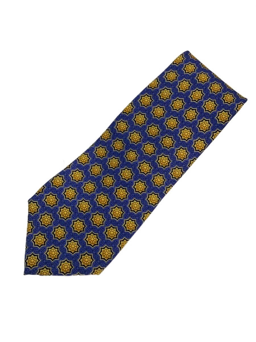【ブランド】GIANNI VERSACE 【ブランドカナ】ジャンニヴェルサーチェ 【型番】 【程度】B 【サイズ】 【メインカラー】ブルー 【素材・生地】シルク 【キーワード】　　 2026/02/09 セカンドストリート新松戸店【2897】【中古】GIANNI VERSACE◆ネクタイ/シルク/BLU ブランド GIANNI VERSACE 型番 カラー ブルー 柄 総柄 素材・生地 シルク>色・素材について サイズ >サイズ表示について 実寸（cm） 【/】 幅：/ / 高さ：/ / 奥行：/ 【その他】 その他サイズ：/ 商品は　セカンドストリート新松戸店の店頭にて販売しております。商品に関するお問合わせは、お電話(TEL:047-312-0177)にて、問合わせ番号：2328975485997をお伝えください。 配送方法やお支払い方法に関するお問い合わせは、サポートセンターまでご連絡をお願いします。 ※お電話の対応は営業時間内のみとなります。お問い合わせフォームでお問い合わせの際はご注文番号をご記入下さい