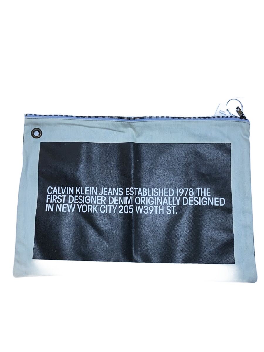 【ブランド】Calvin Klein 【ブランドカナ】カルバンクライン 【型番】 【程度】B 【サイズ】 【メインカラー】ブルー 【素材・生地】その他 【キーワード】　　 2026/01/14 セカンドストリート生駒店【3414】【中古】Calvin Klein◆サコッシュ/ハンドバッグ/ ブランド Calvin Klein 型番 カラー ブルー 柄 素材・生地 その他>色・素材について サイズ >サイズ表示について 実寸（cm） 【バッグ】 マチ：1 / 高さ：31 / 幅：44 / 持ち手：/ 【その他】 その他サイズ：/ 商品は　セカンドストリート生駒店の店頭にて販売しております。商品に関するお問合わせは、お電話(TEL:0743-76-2070)にて、問合わせ番号：2334143086385をお伝えください。 配送方法やお支払い方法に関するお問い合わせは、サポートセンターまでご連絡をお願いします。 ※お電話の対応は営業時間内のみとなります。お問い合わせフォームでお問い合わせの際はご注文番号をご記入下さい