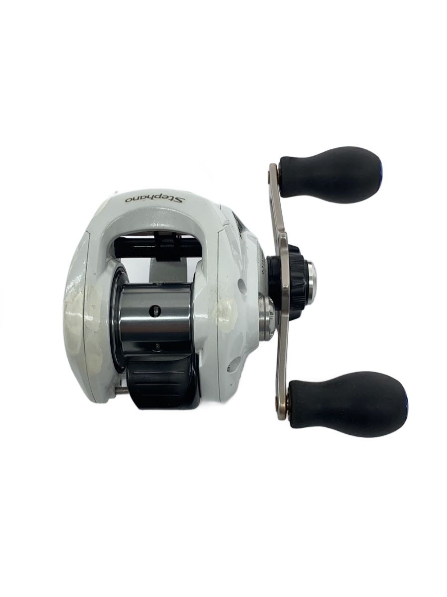 【ブランド】SHIMANO 【ブランドカナ】シマノ 【型番】 【程度】B 【カラー】 【キーワード】　　 2026/04/03 セカンドストリートコーナン港北インター店 【4536】【中古】SHIMANO◆リール【スポーツ】 ブランド SHIMANO 型番 カラー 実寸（cm） 【リール】 幅：7 / 高さ：6 / 奥行：8 【その他】 その他サイズ：/ 商品は　セカンドストリートコーナン港北インター店の店頭にて販売しております。商品に関するお問合わせは、お電話(TEL:045-299-0023)にて、問合わせ番号：2345362892312をお伝えください。 配送方法やお支払い方法に関するお問い合わせは、サポートセンターまでご連絡をお願いします。 ※お電話の対応は営業時間内のみとなります。お問い合わせフォームでお問い合わせの際はご注文番号をご記入下さい この商品に関する出品店舗からのコメント 1色褪せあり多少の使用感はございますが、目立つダメージや汚れはなく、まだまだお使いいただけるお品物です。(写真でご確認ください)※商品には写真では確認しづらいダメージや汚れがある場合がございます。商品について気になる点が御座いましたら販売店舗までお問い合わせ下さいませ。