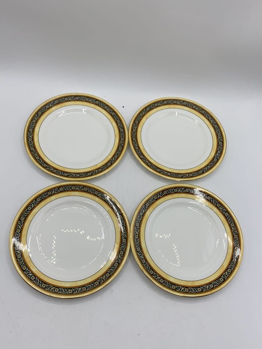 【ブランド】WEDGWOOD 【ブランドカナ】ウェッジウッド 【型番】 【程度】B 【サイズ】 【メインカラー】ホワイト 【素材・生地】 【キーワード】　　 2026/04/05 セカンドストリート姫路車崎店【3889】【中古】WEDGWOOD◆プレート/4点セット/WHT【キッチン用品】 ブランド WEDGWOOD 型番 カラー ホワイト 柄 素材・生地 >色・素材について サイズ >サイズ表示について 実寸（cm） 【プレート】 幅：18 / 高さ：2 / 奥行：18 【その他】 その他サイズ：/ 商品は　セカンドストリート姫路車崎店の店頭にて販売しております。商品に関するお問合わせは、お電話(TEL:079-295-2620)にて、問合わせ番号：2338895592484をお伝えください。 配送方法やお支払い方法に関するお問い合わせは、サポートセンターまでご連絡をお願いします。 ※お電話の対応は営業時間内のみとなります。お問い合わせフォームでお問い合わせの際はご注文番号をご記入下さい