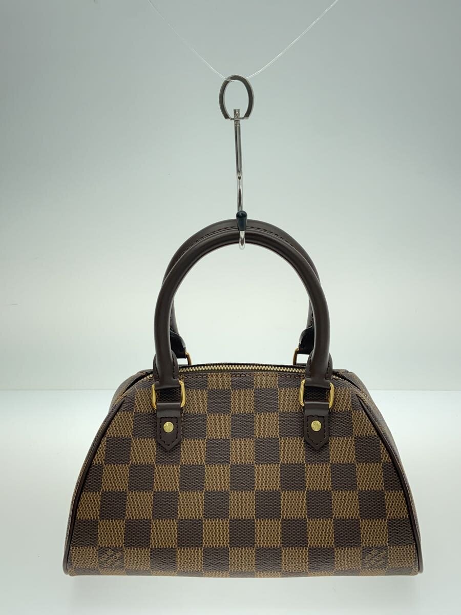 【ブランド】LOUIS VUITTON 【ブランドカナ】ルイヴィトン 【型番】N41436 【程度】A 【サイズ】 【メインカラー】ブラウン 【素材・生地】PVC（ビニール） 【キーワード】　　 2024/12/09 セカンドストリート福島松山店【2078】【中古】LOUIS VUITTON◆リベラミニ_ダミエ・エベヌ_BRW/PVC/BRW【バッグ】 ブランド LOUIS VUITTON 型番 N41436 カラー ブラウン 柄 素材・生地 PVC（ビニール）>色・素材について サイズ >サイズ表示について 実寸（cm） 【バッグ】 マチ：14 / 高さ：14 / 幅：16-23 / 持ち手：30 【その他】 その他サイズ：/ 商品は　セカンドストリート福島松山店の店頭にて販売しております。商品に関するお問合わせは、お電話(TEL:024-526-1570)にて、問合わせ番号：2320782693183をお伝えください。 配送方法やお支払い方法に関するお問い合わせは、サポートセンターまでご連絡をお願いします。 ※お電話の対応は営業時間内のみとなります。お問い合わせフォームでお問い合わせの際はご注文番号をご記入下さい