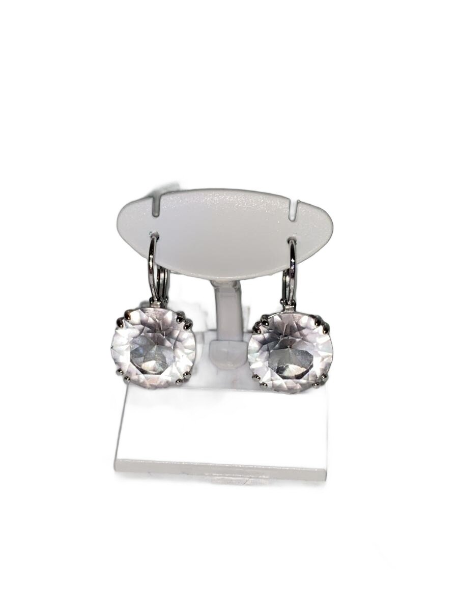 【ブランド】Swarovski 【ブランドカナ】スワロフスキー 【型番】 【程度】B 【サイズ】 【メインカラー】クリア 【素材・生地】その他 【キーワード】　　 2025/11/04 セカンドストリート福山みどりまち店【2097】【中古】Swarovski◆ピアス/--/CLR ブランド Swarovski 型番 カラー クリア 柄 素材・生地 その他>色・素材について サイズ >サイズ表示について 実寸（cm） 【ピアス】 トップ縦：1 / トップ横：1 / ポスト：0.5 【その他】 その他サイズ：/ 商品は　セカンドストリート福山みどりまち店の店頭にて販売しております。商品に関するお問合わせは、お電話(TEL:084-973-8571)にて、問合わせ番号：2320972694020をお伝えください。 配送方法やお支払い方法に関するお問い合わせは、サポートセンターまでご連絡をお願いします。 ※お電話の対応は営業時間内のみとなります。お問い合わせフォームでお問い合わせの際はご注文番号をご記入下さい
