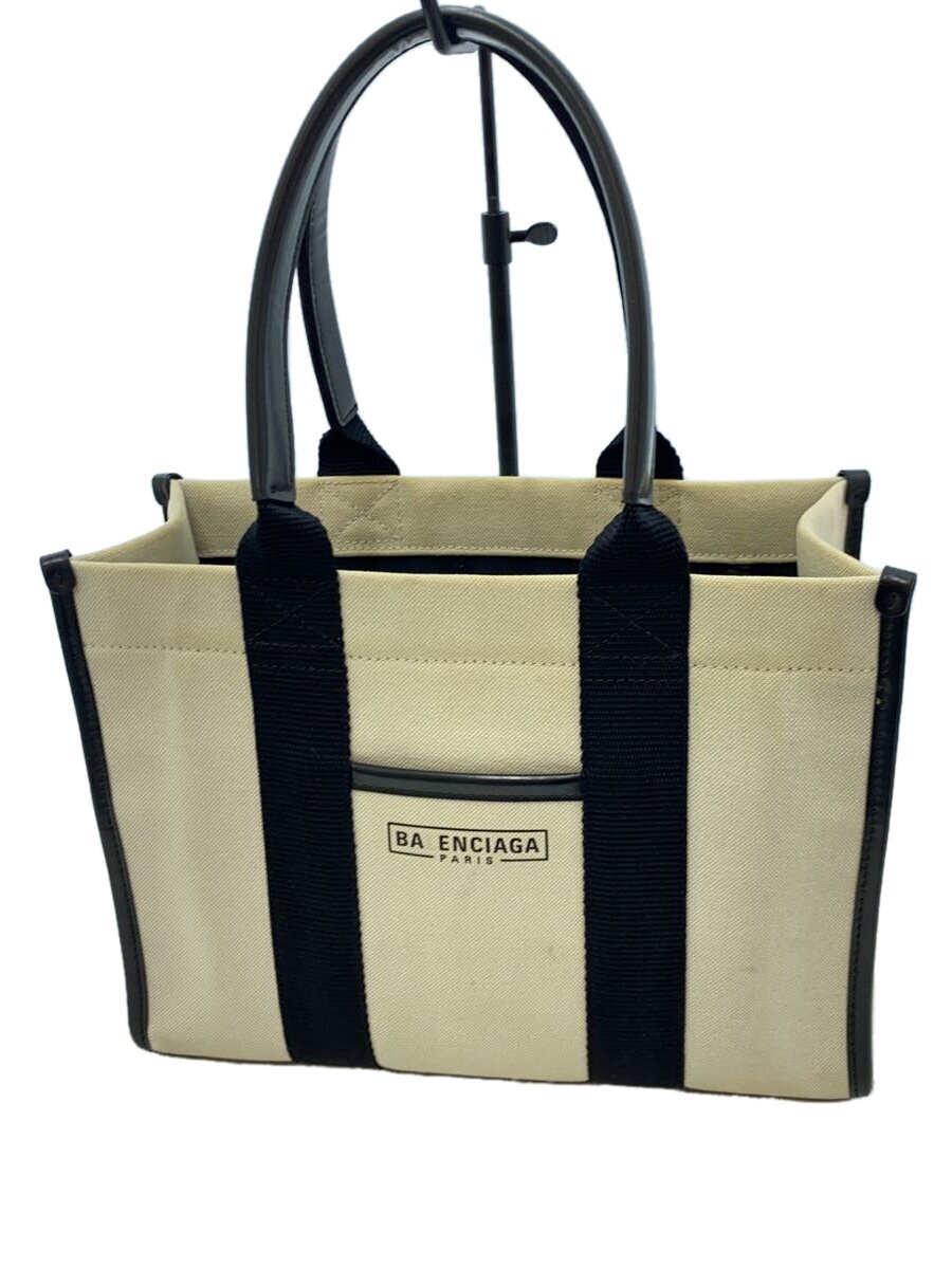 【ブランド】BALENCIAGA 【ブランドカナ】バレンシアガ 【型番】 【程度】C 【サイズ】 【メインカラー】ベージュ 【素材・生地】キャンバス 【キーワード】　　　/ 2025/09/06 セカンドストリートフレスポ阿波座店【4331】【中古】BALENCIAGA◆トートバッグ/キャンバス/ベージュ ブランド BALENCIAGA 型番 カラー ベージュ 柄 素材・生地 キャンバス>色・素材について サイズ >サイズ表示について 実寸（cm） 【バッグ】 マチ：10 / 高さ：21 / 幅：28 / 持ち手：32 【その他】 その他サイズ：/ 商品は　セカンドストリートフレスポ阿波座店の店頭にて販売しております。商品に関するお問合わせは、お電話(TEL:06-6535-8171)にて、問合わせ番号：2329415994062をお伝えください。 配送方法やお支払い方法に関するお問い合わせは、サポートセンターまでご連絡をお願いします。 ※お電話の対応は営業時間内のみとなります。お問い合わせフォームでお問い合わせの際はご注文番号をご記入下さい この商品に関する出品店舗からのコメント ブランドロゴ欠損有。こちらの商品は、全体的に汚れ、使用感がございますが、その分お買い求めやすくなっております。また店頭同時販売商品の為、試着などによる状態変化はご了承下さいませ。気になる点やご不明な点がございましたらお気軽に当店までお問い合わせ下さいませ。