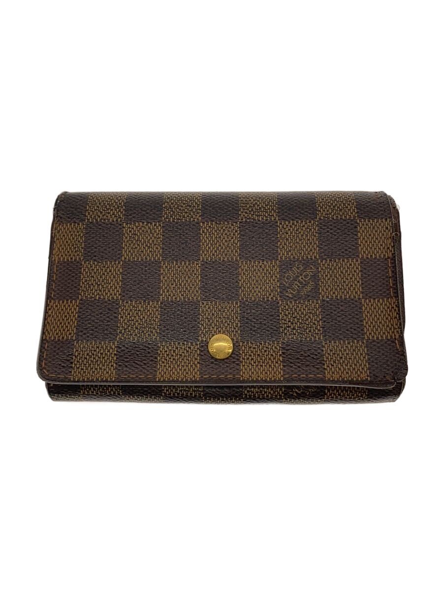 【ブランド】LOUIS VUITTON 【ブランドカナ】ルイヴィトン 【型番】N61730 【程度】C 【サイズ】 【メインカラー】ブラウン 【素材・生地】PVC（ビニール） 【キーワード】　　 2025/12/07 セカンドストリート千音寺アズタウン店【4548】【中古】LOUIS VUITTON◆ポルト・モネ・ビエ・トレゾール_ダミエ・エベヌ/PVC/BRW ブランド LOUIS VUITTON 型番 N61730 カラー ブラウン 柄 素材・生地 PVC（ビニール）>色・素材について サイズ >サイズ表示について 実寸（cm） 【ウォレット】 縦：9 / 横：14 / 厚み：2.5 【その他】 その他サイズ：/ 商品は　セカンドストリート千音寺アズタウン店の店頭にて販売しております。商品に関するお問合わせは、お電話(TEL:052-439-2230)にて、問合わせ番号：2345482198004をお伝えください。 配送方法やお支払い方法に関するお問い合わせは、サポートセンターまでご連絡をお願いします。 ※お電話の対応は営業時間内のみとなります。お問い合わせフォームでお問い合わせの際はご注文番号をご記入下さい