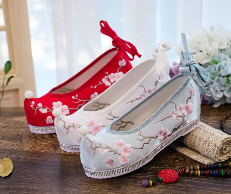 チャイナ靴　シークレットブーツ 　梅刺繍中華靴　パンプス　厚底疲れないチャイナシューズ　華流舞台..
